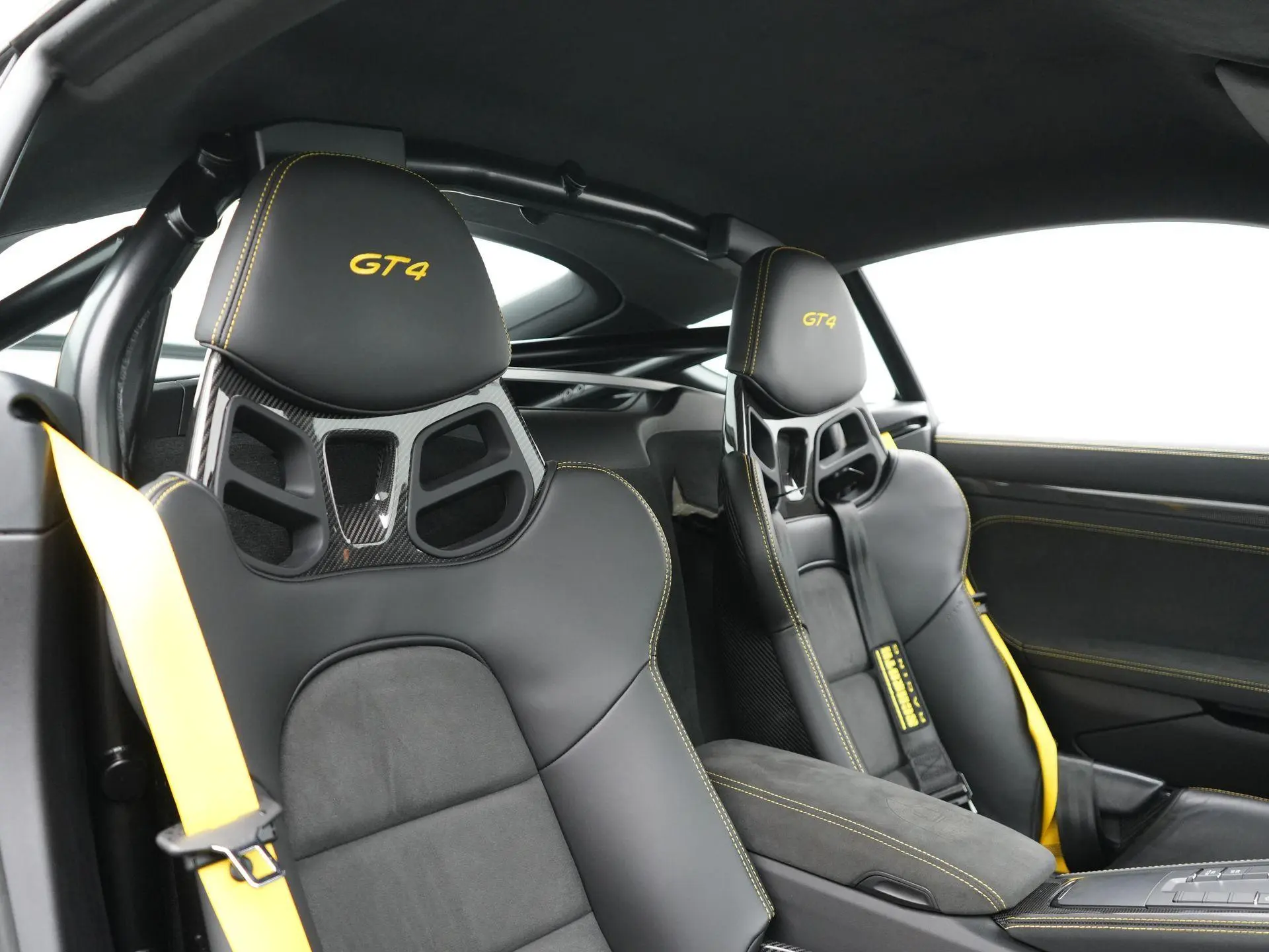 718 Cayman GT4