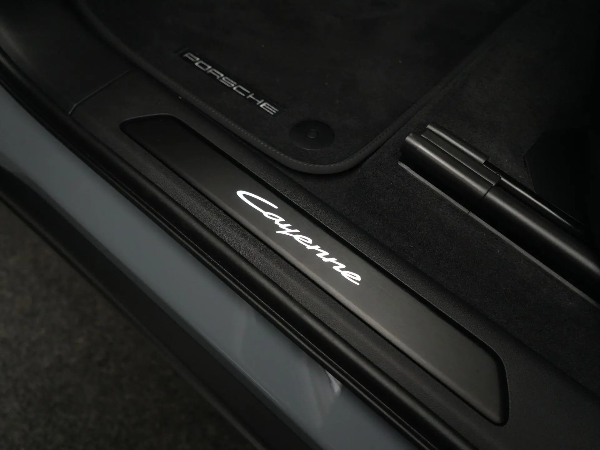 Cayenne E-Hybrid Black Edition