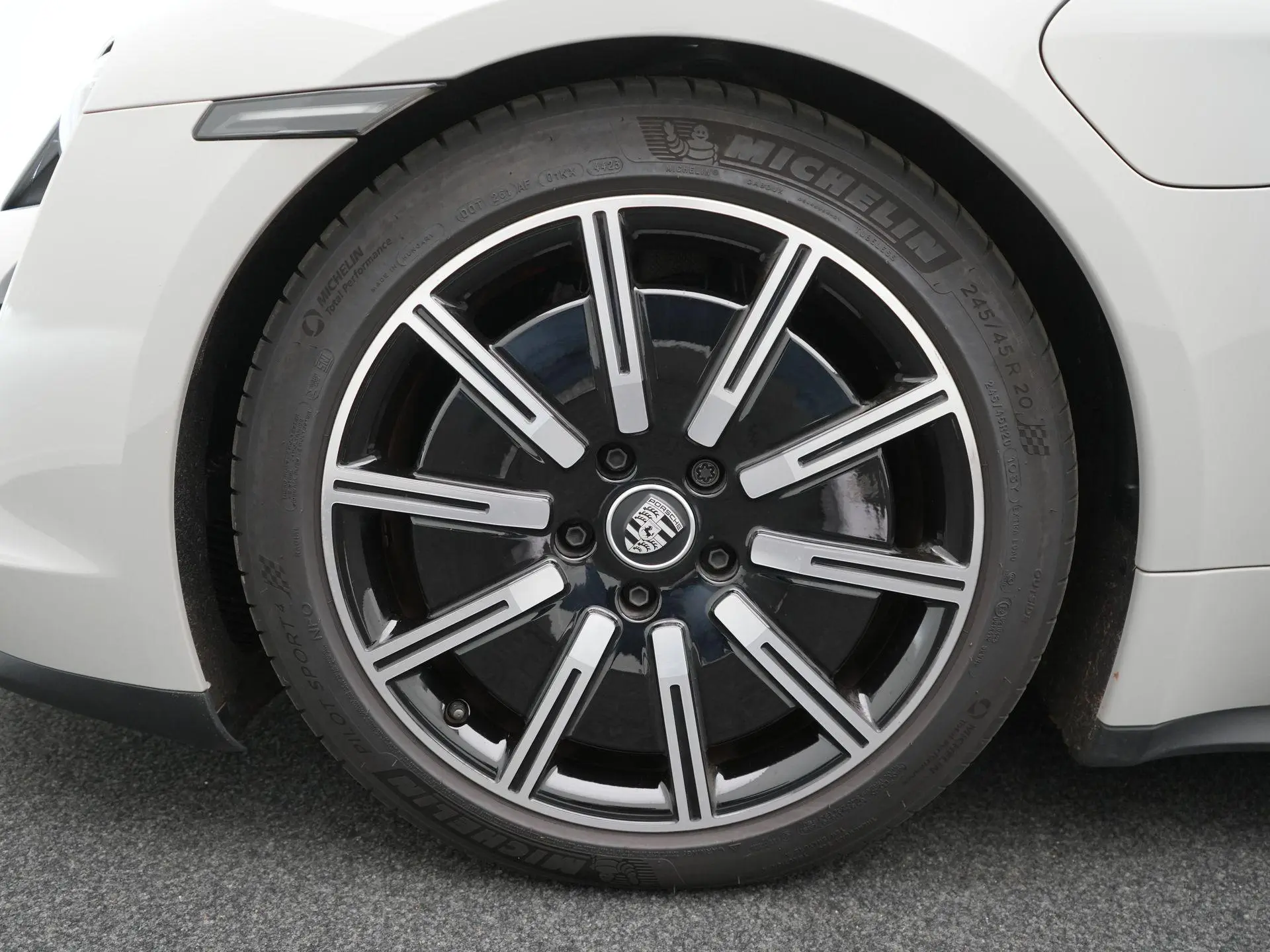 Taycan Sport Turismo 4S