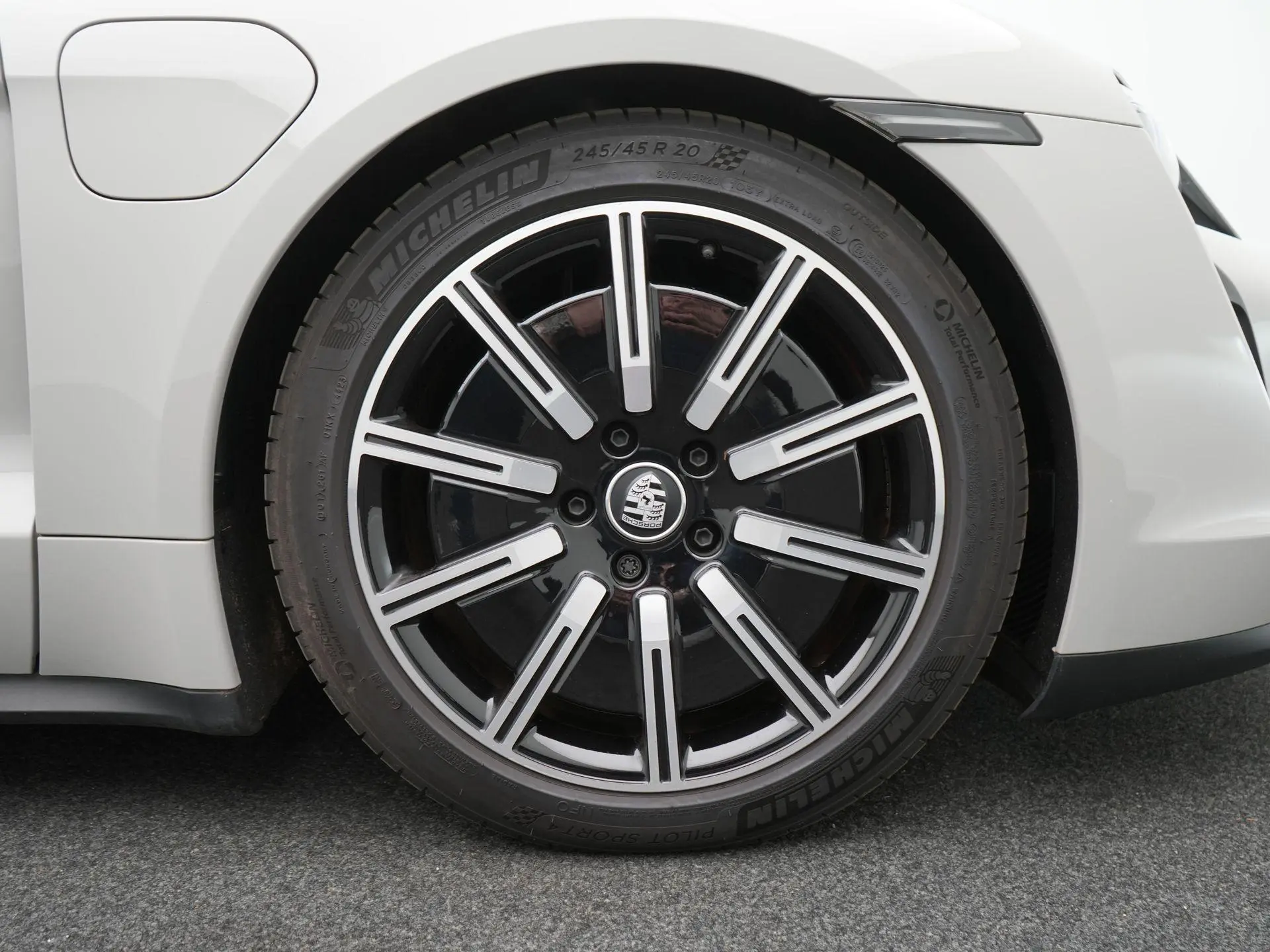 Taycan Sport Turismo 4S