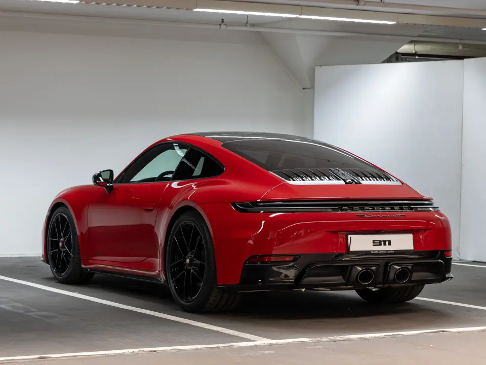 Porsche 911 Carrera 4 GTS