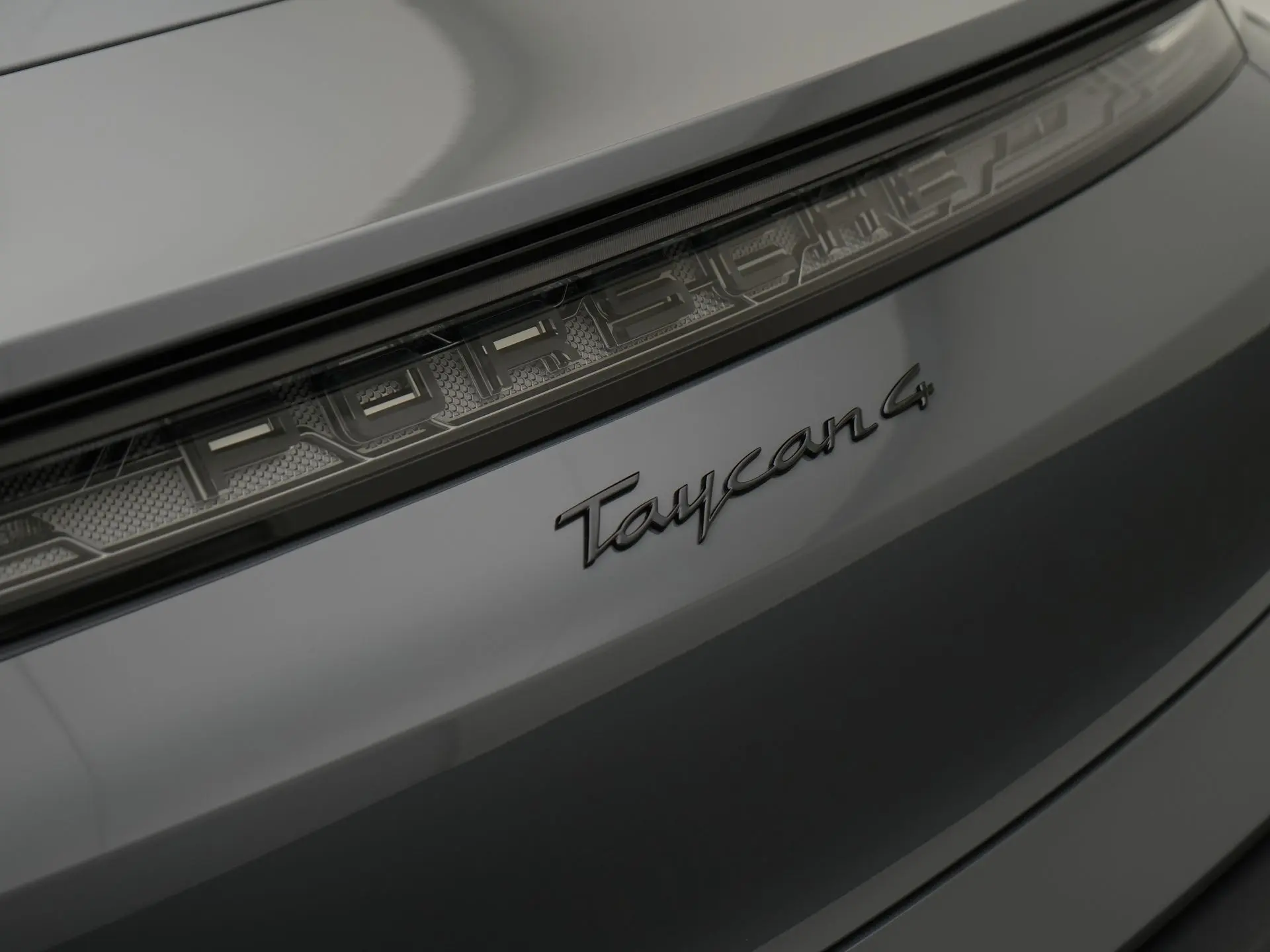 Taycan 4 Black Edition