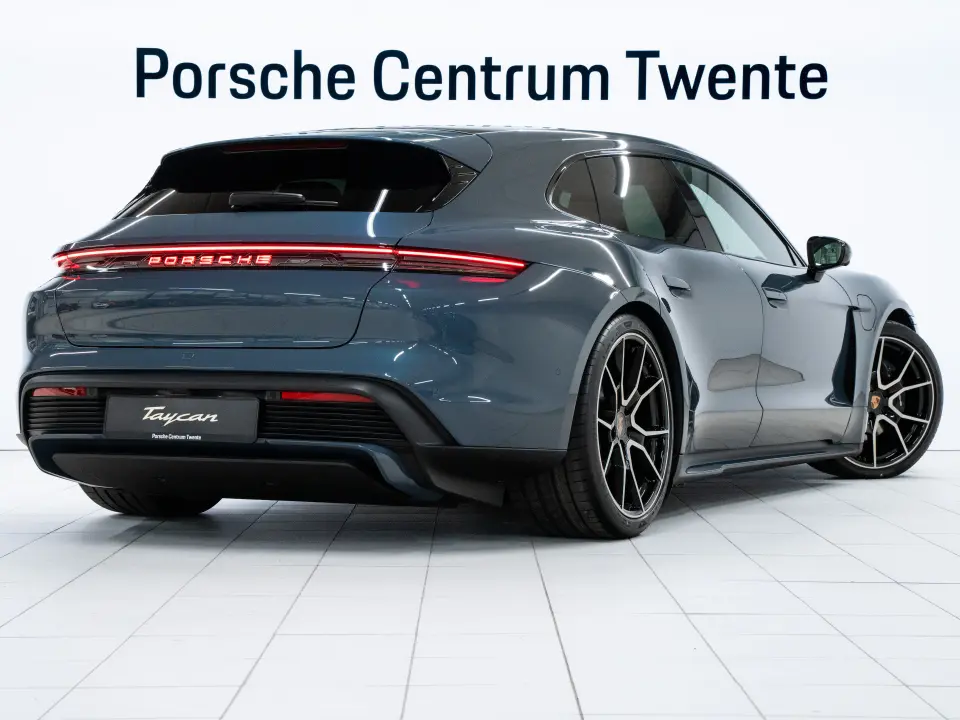 Porsche Taycan Sport Turismo Black Edition