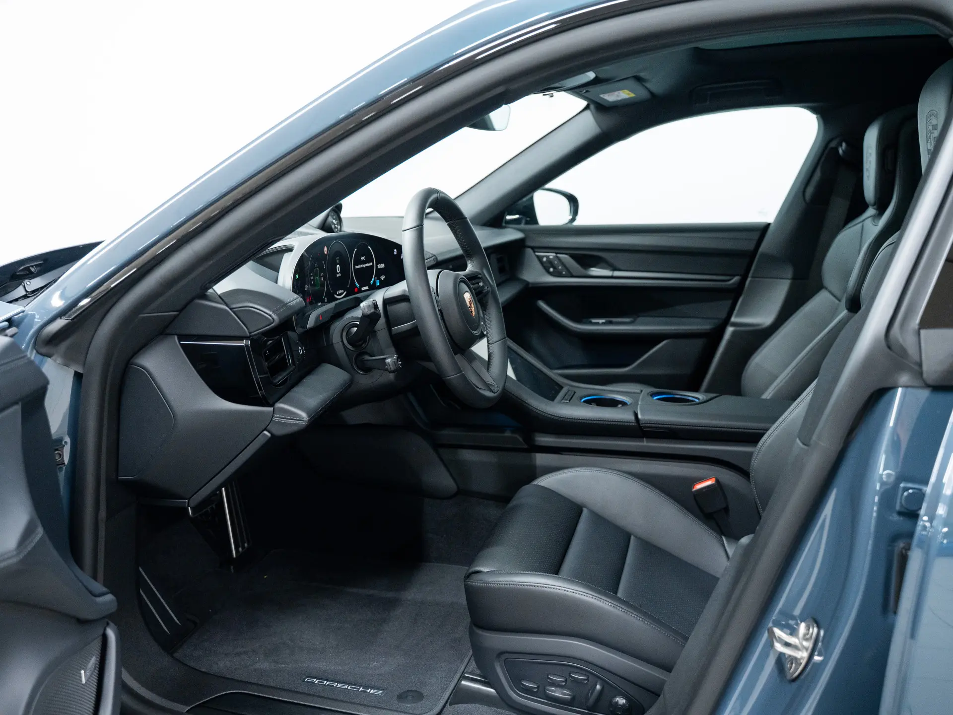 Taycan Sport Turismo Black Edition