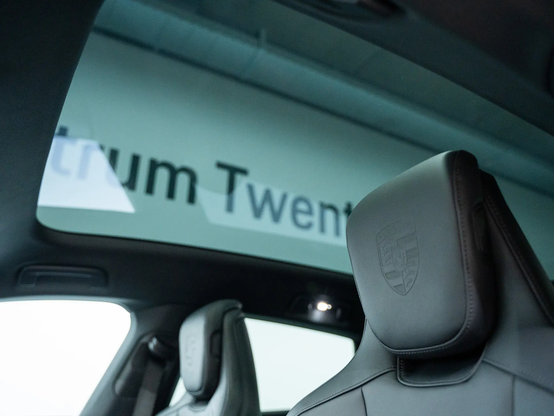 Taycan Sport Turismo Black Edition