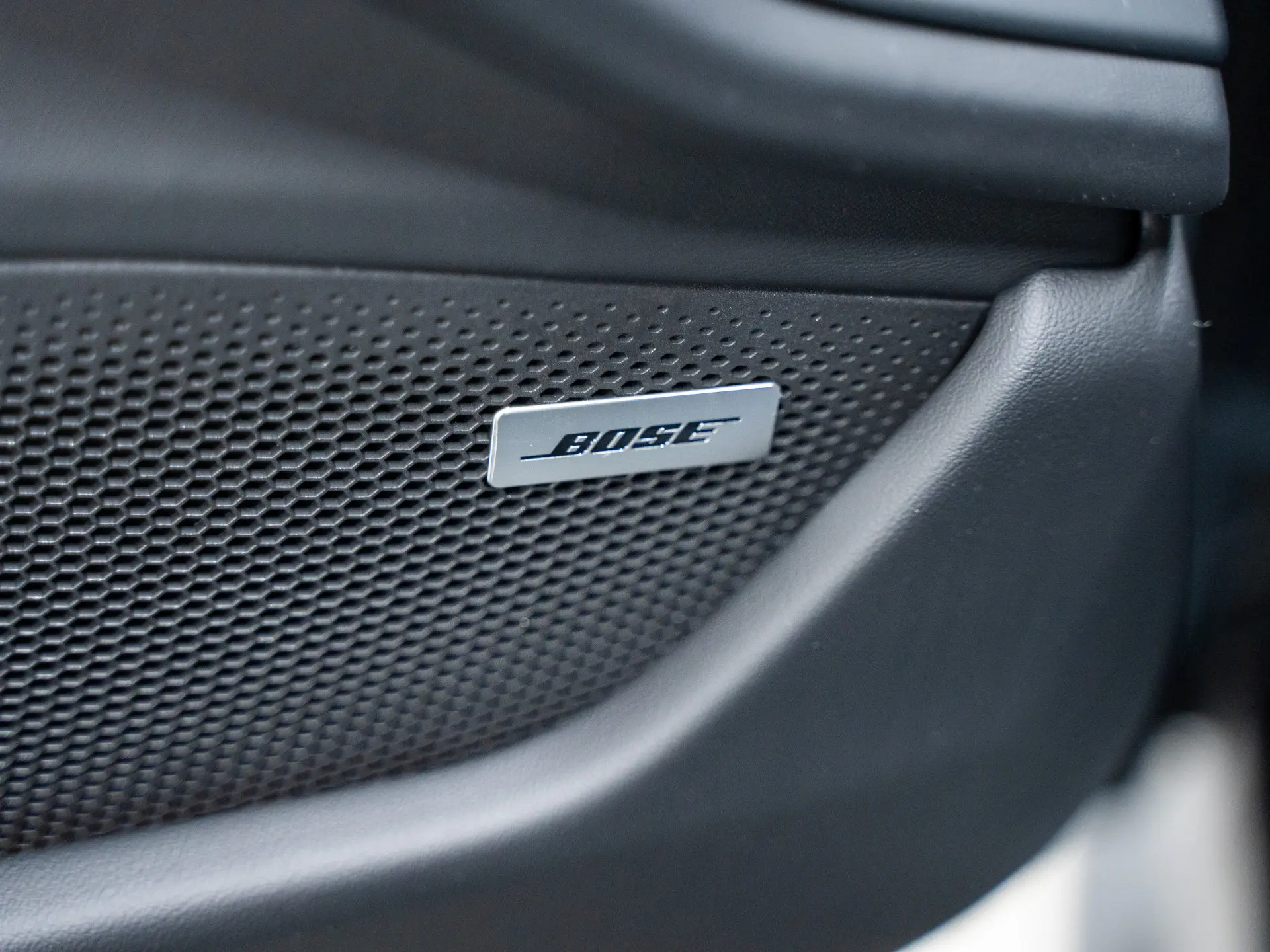 Taycan Sport Turismo Black Edition