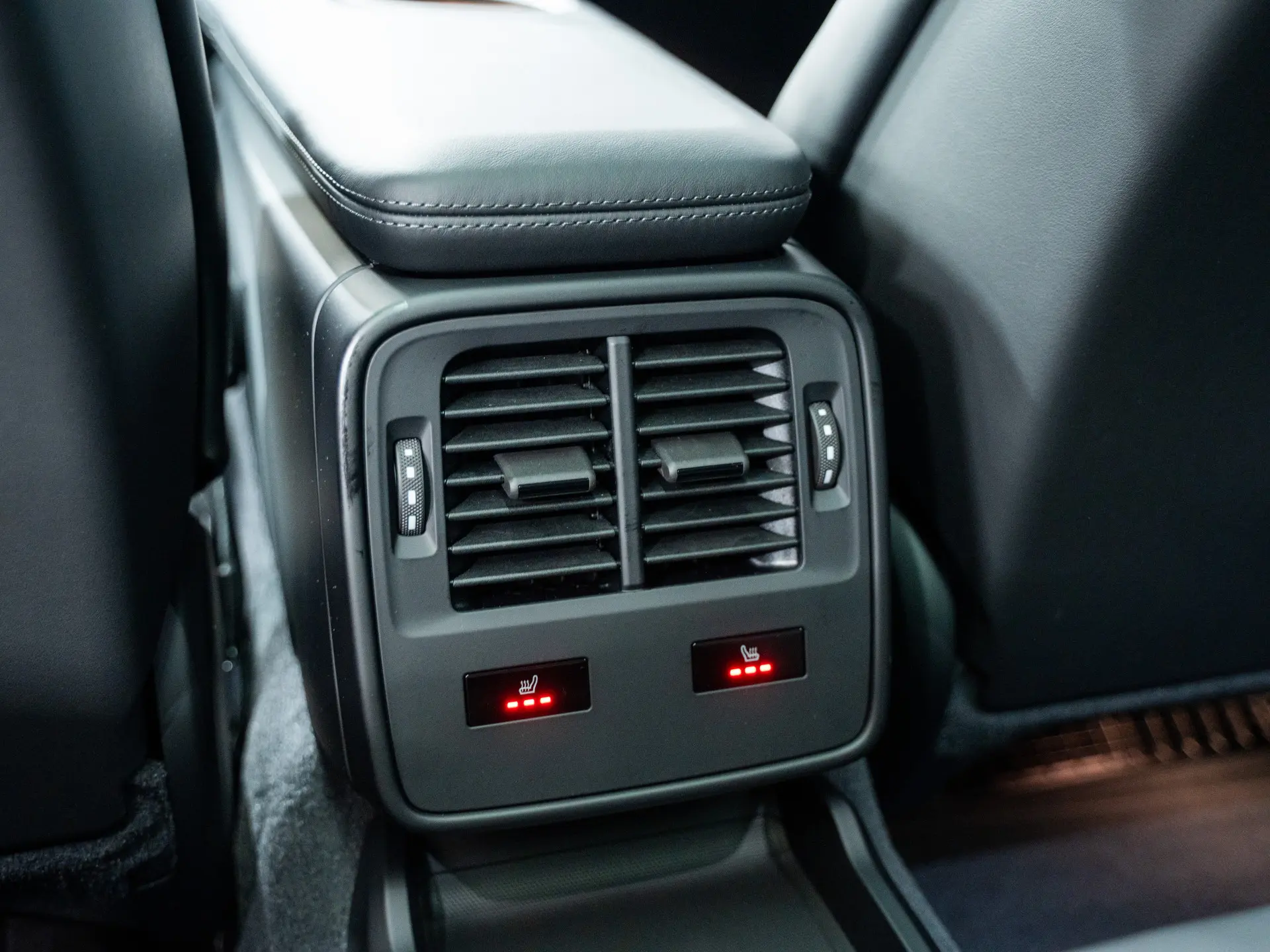 Taycan Sport Turismo Black Edition