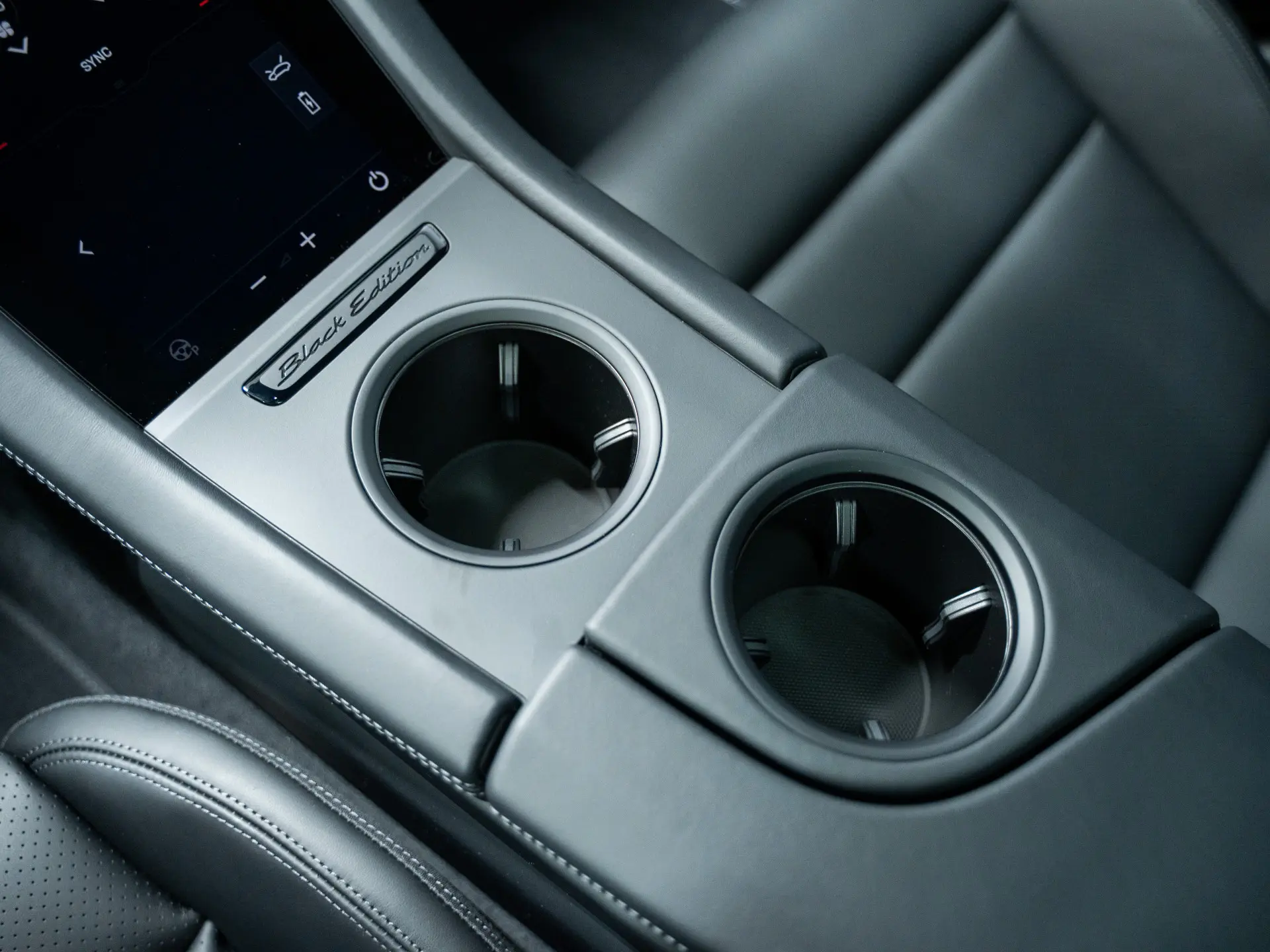 Taycan Sport Turismo Black Edition