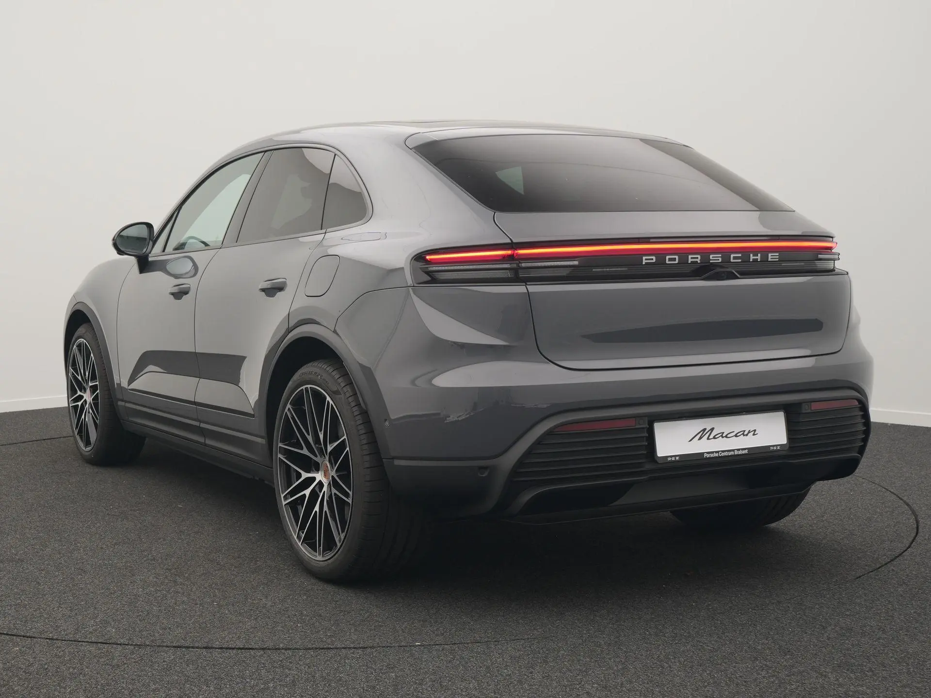 Macan 4