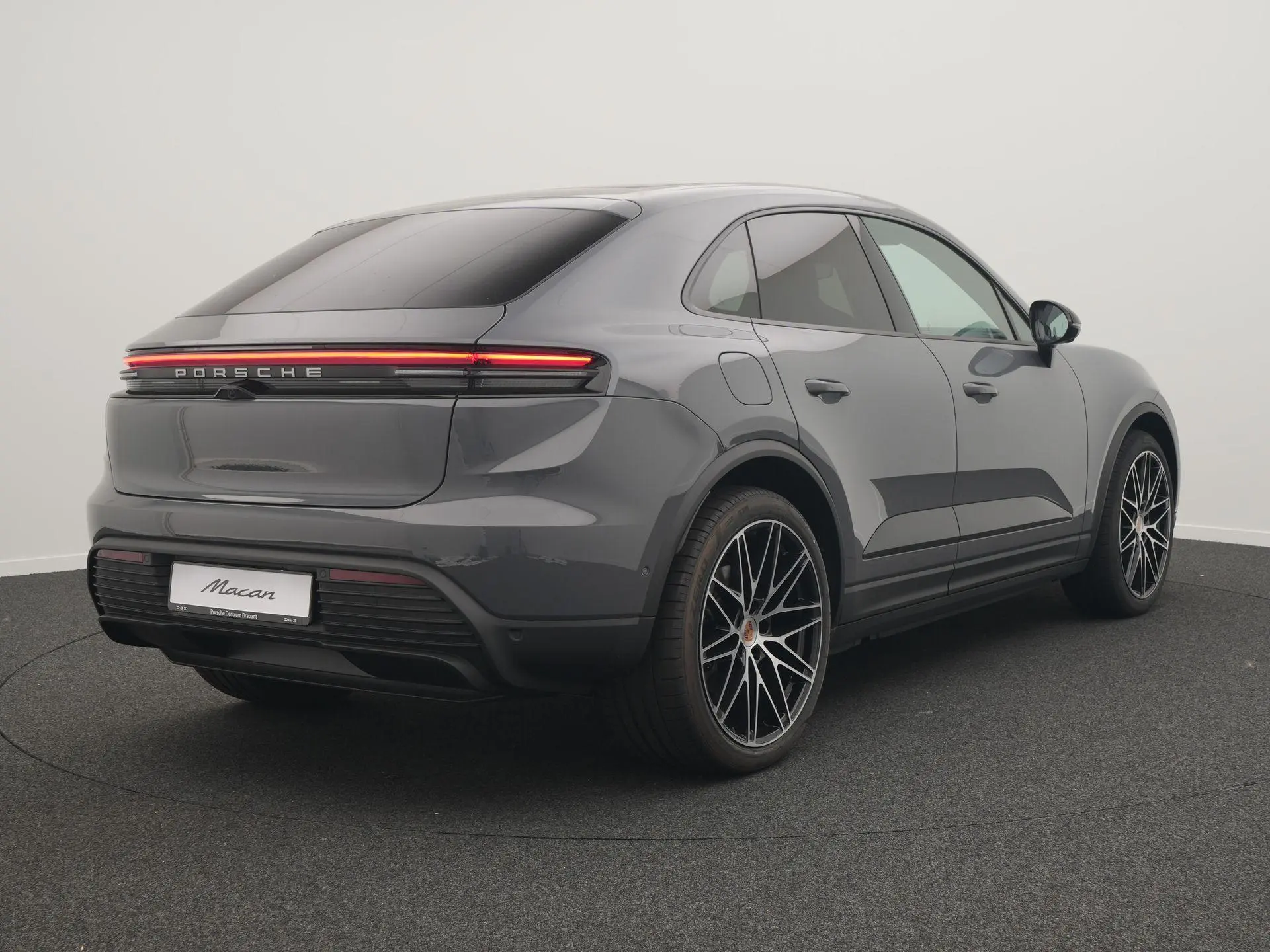 Macan 4