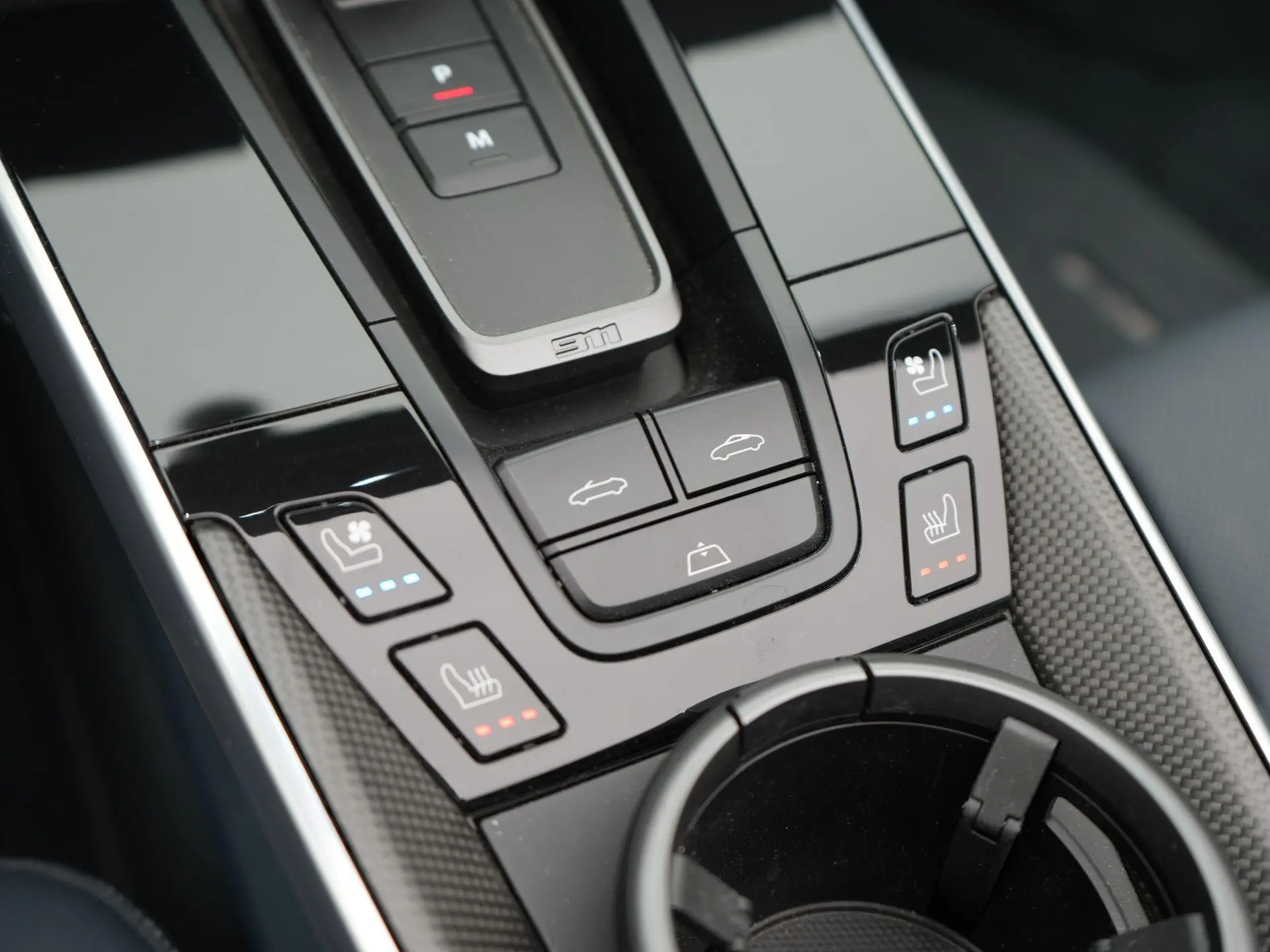 Macan 4