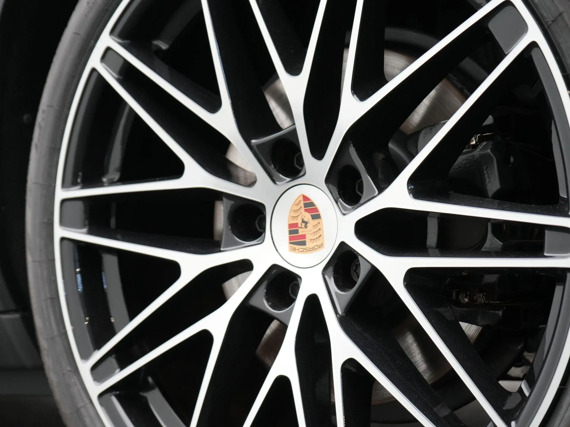 Macan 4
