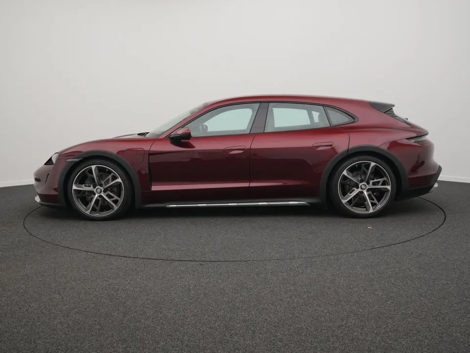 Porsche Taycan Cross Turismo 4