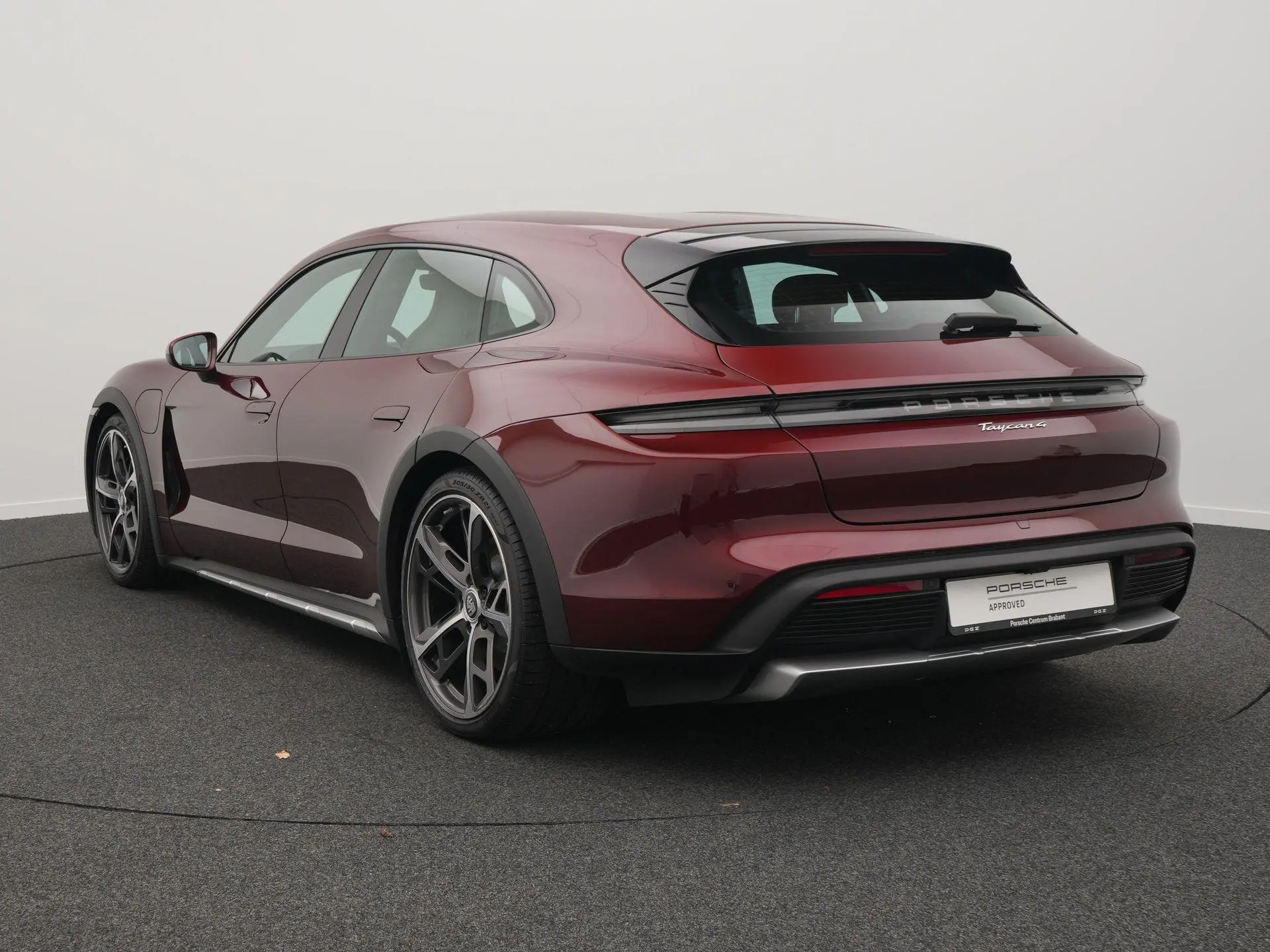 Taycan Cross Turismo 4