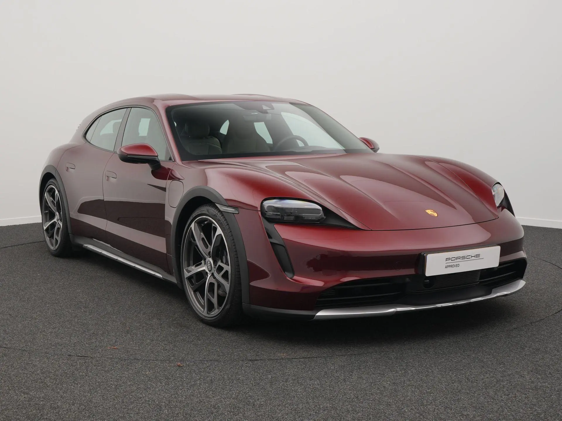 Taycan Cross Turismo 4