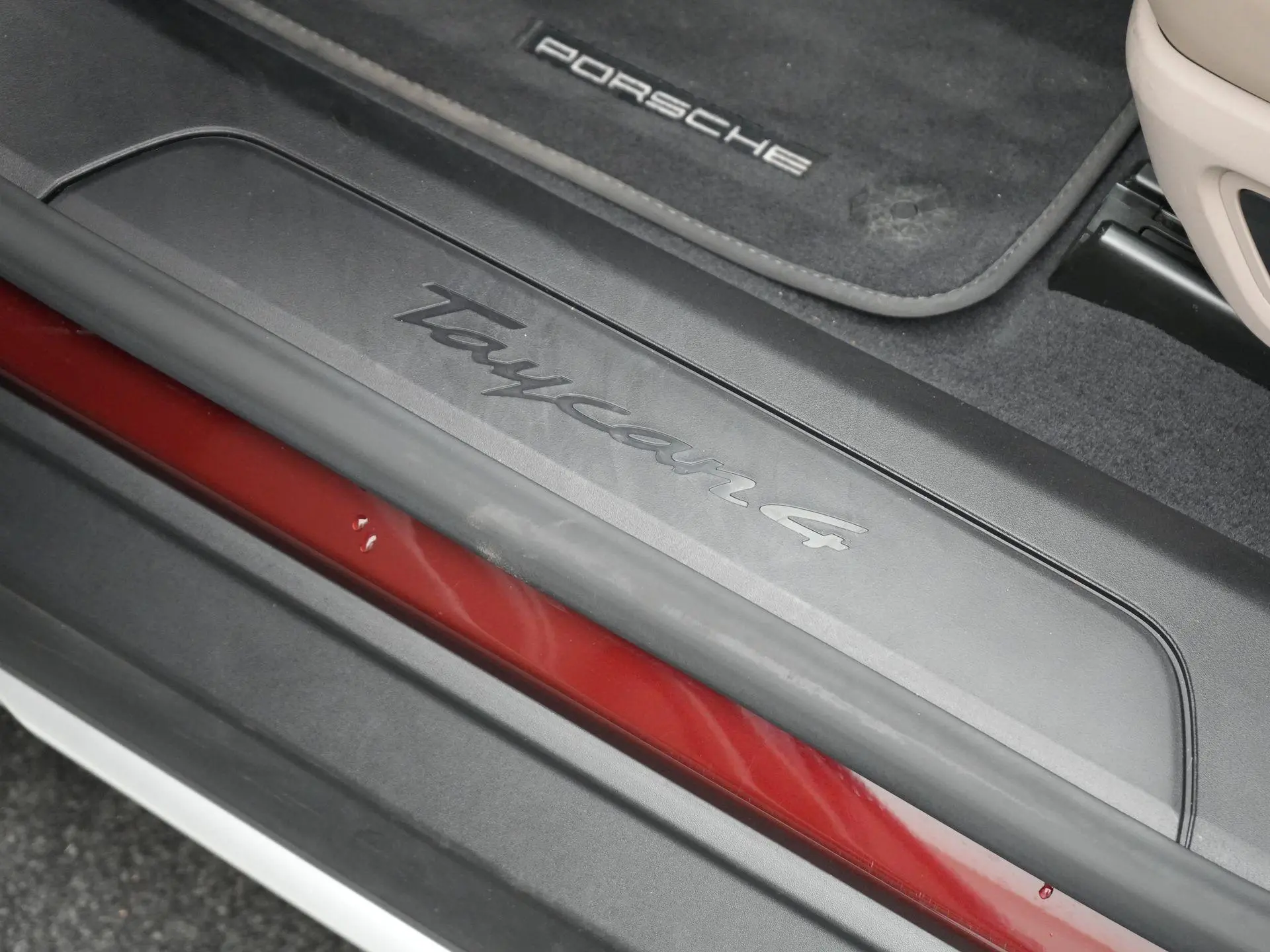 Taycan Cross Turismo 4