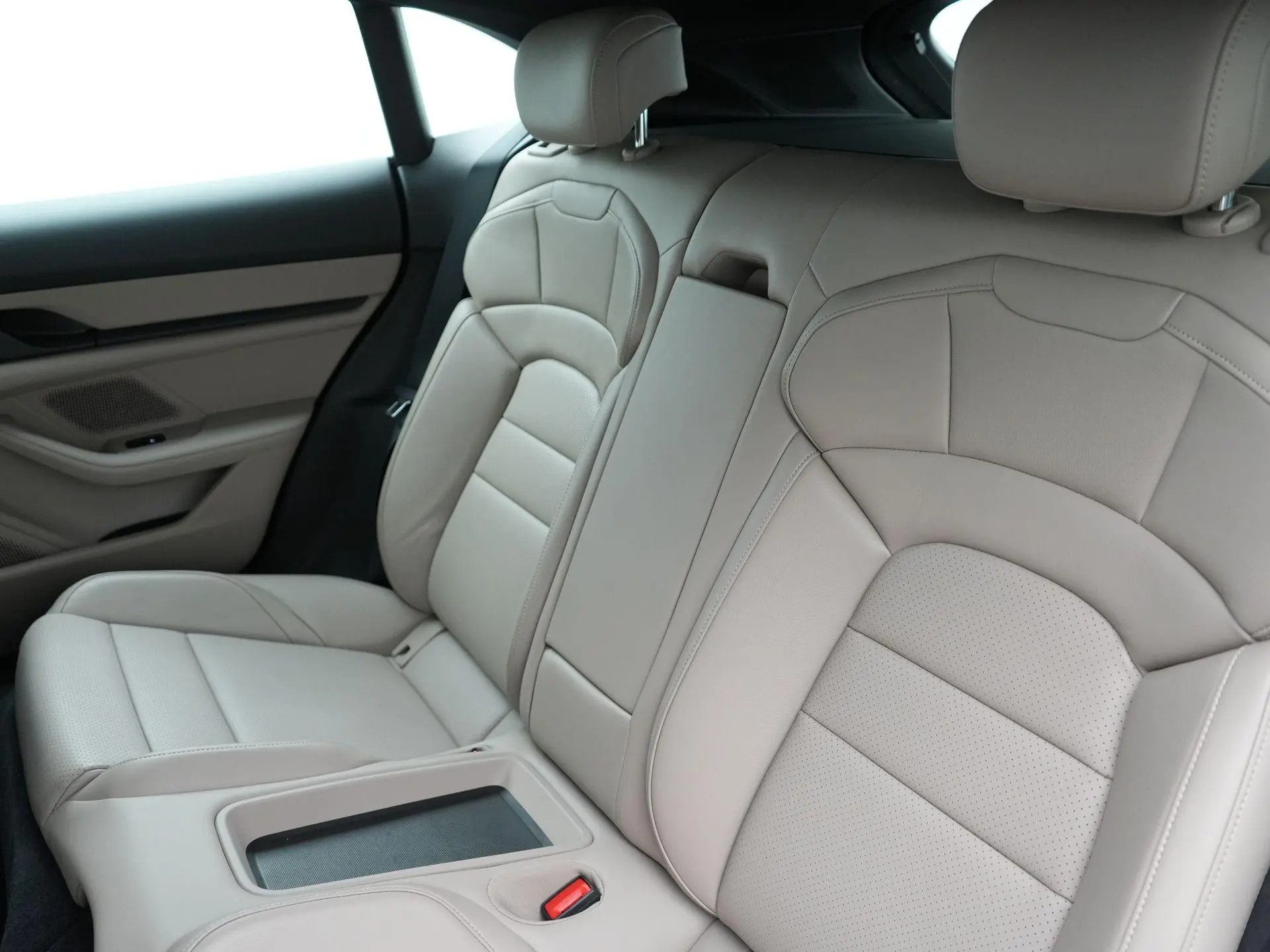 Taycan Cross Turismo 4