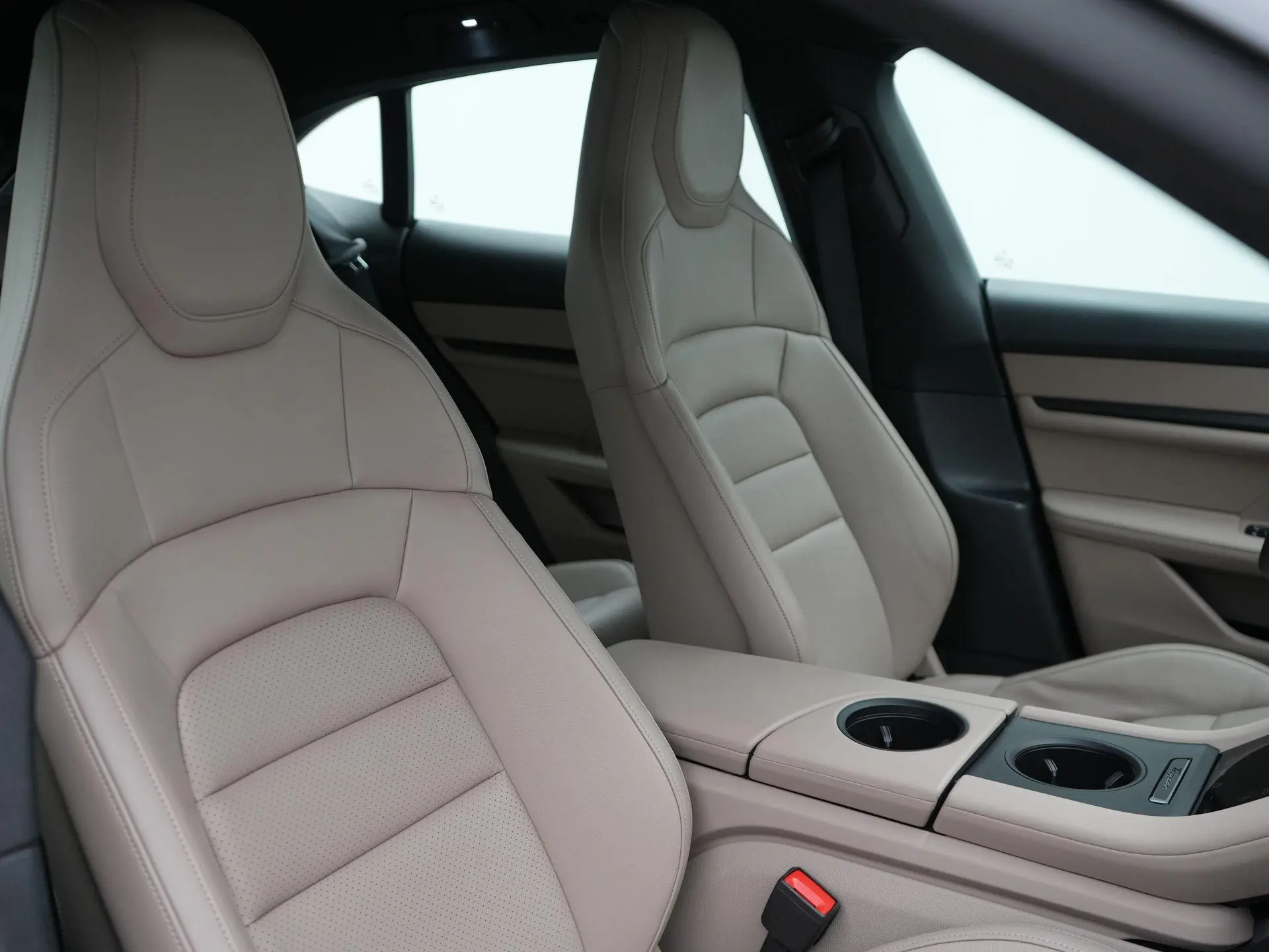 Taycan Cross Turismo 4