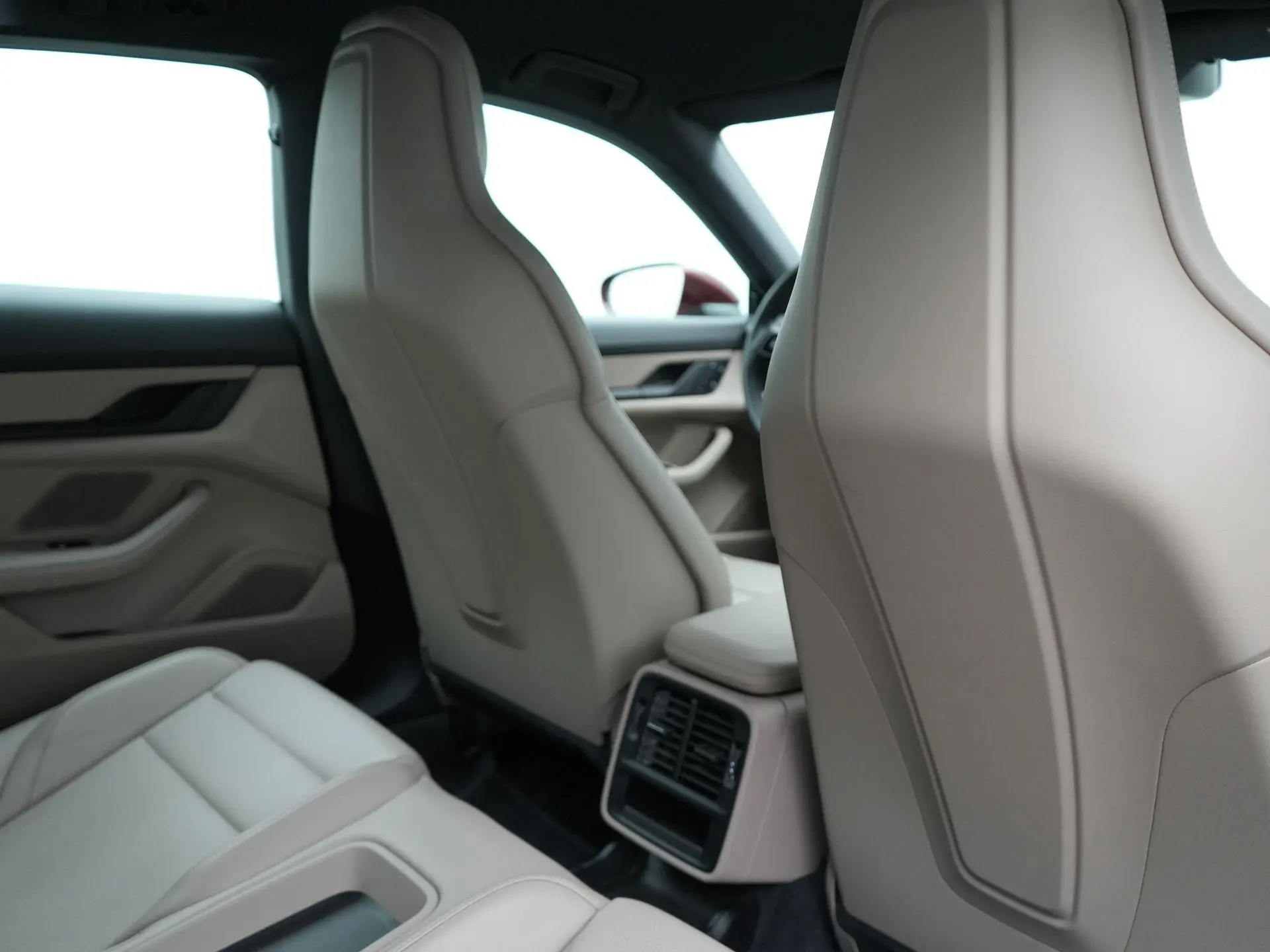 Taycan Cross Turismo 4