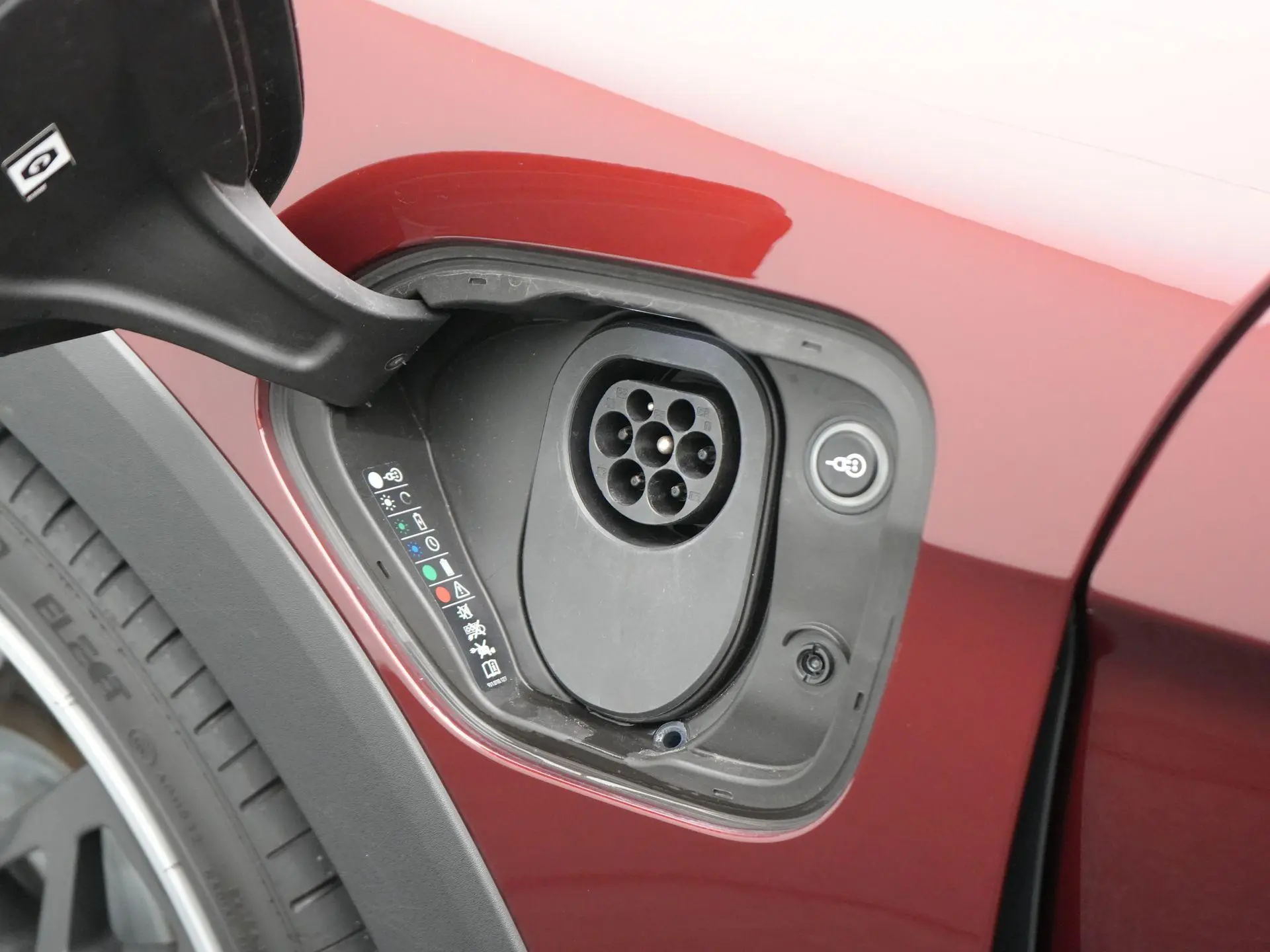 Taycan Cross Turismo 4