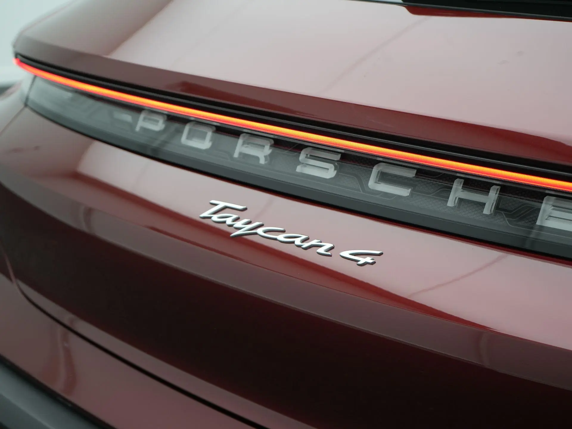 Taycan Cross Turismo 4