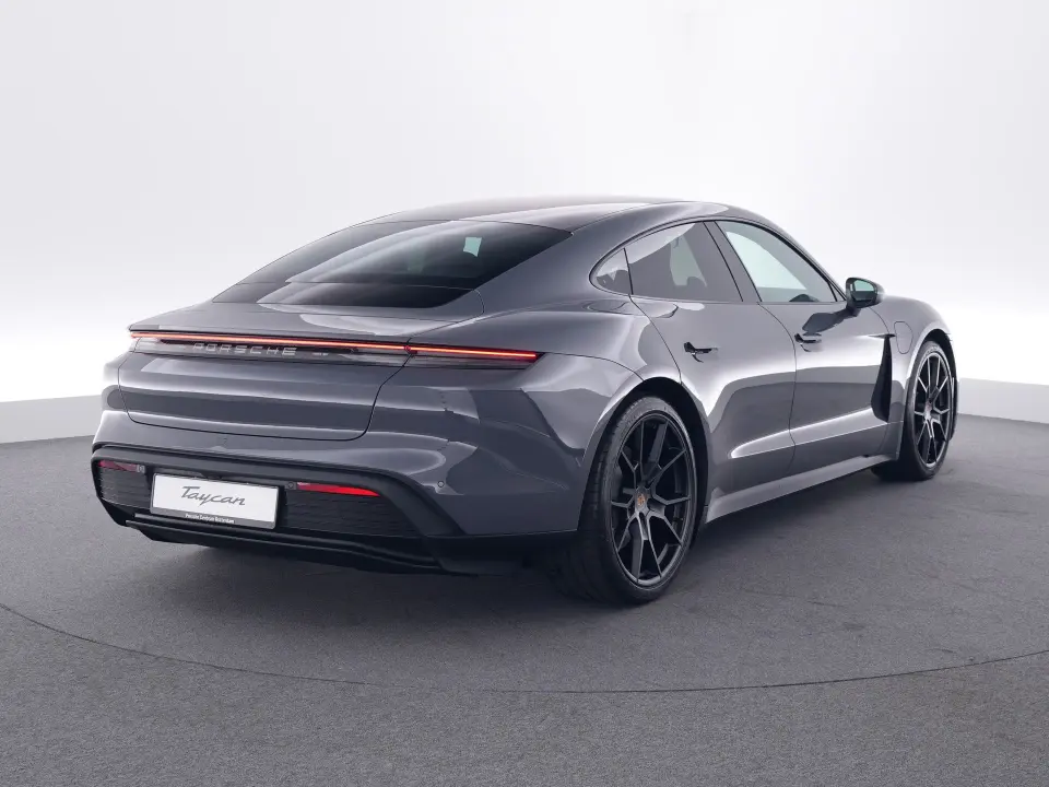 Taycan 4
