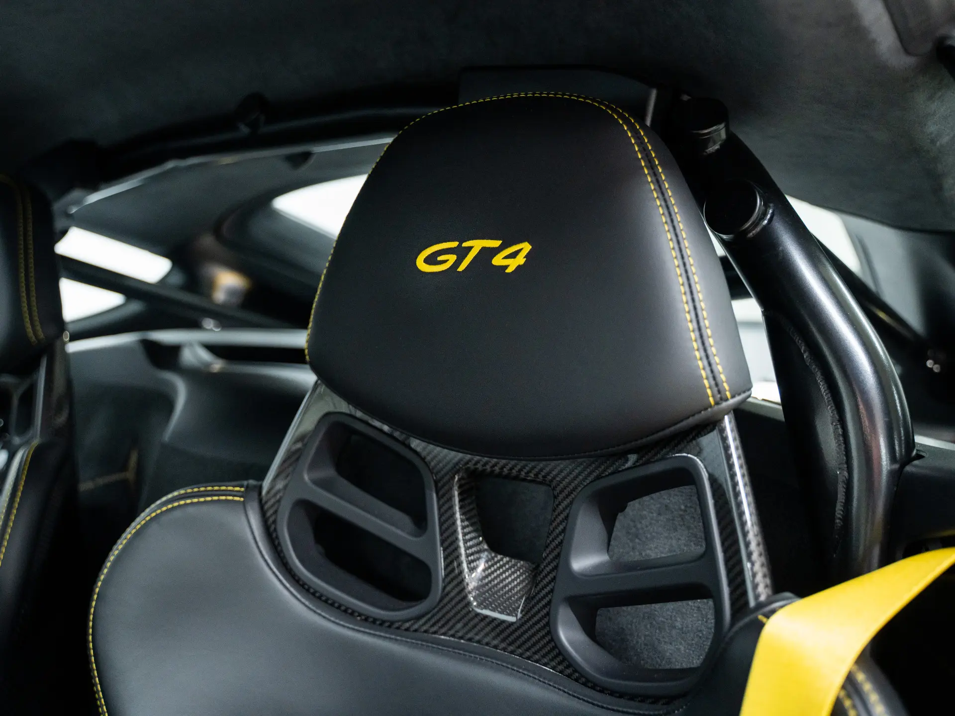 Cayman GT4