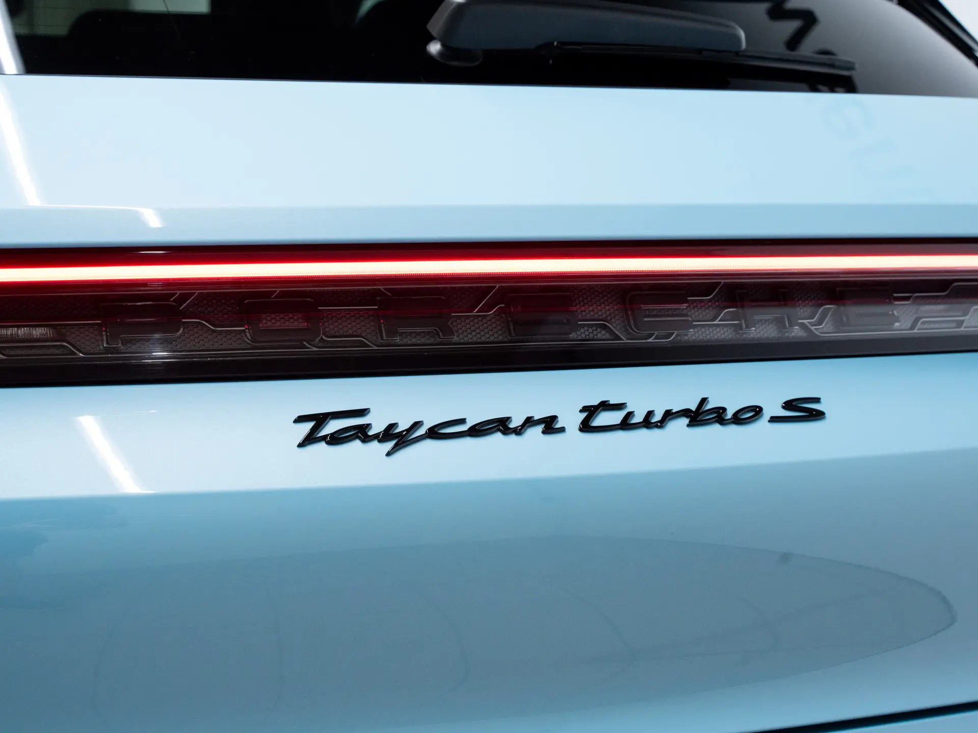Taycan turbo s Sport Turismo