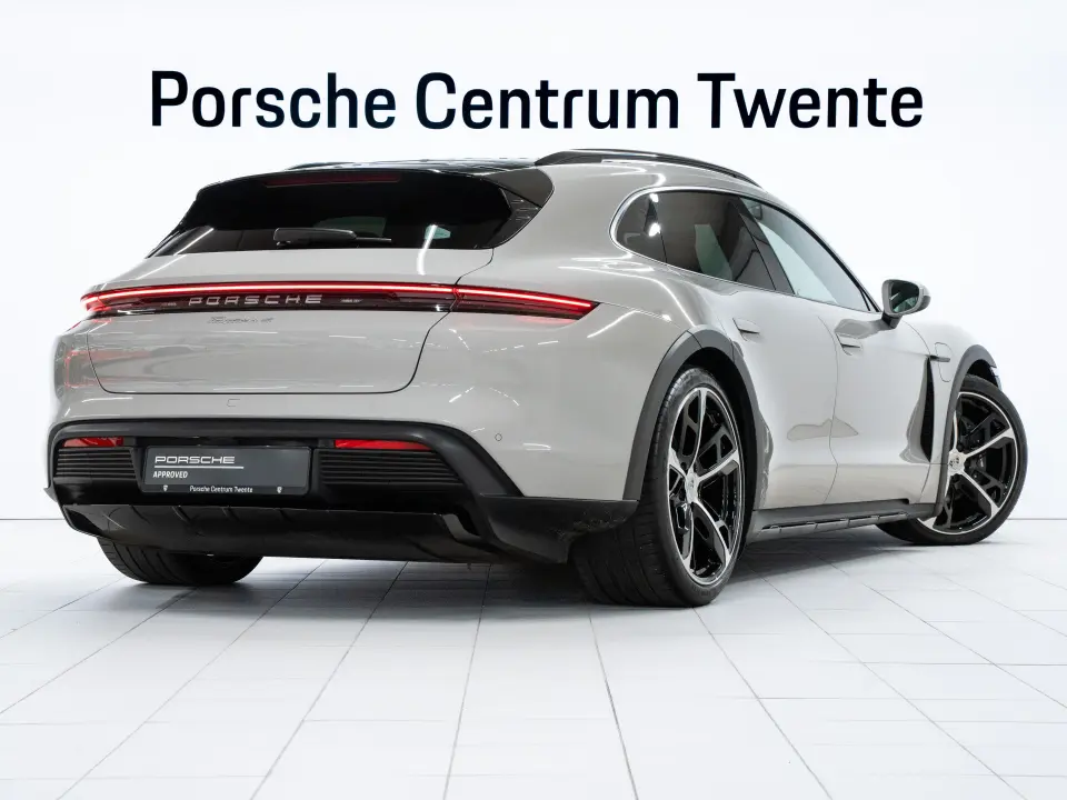 Porsche Taycan 4 Cross Turismo