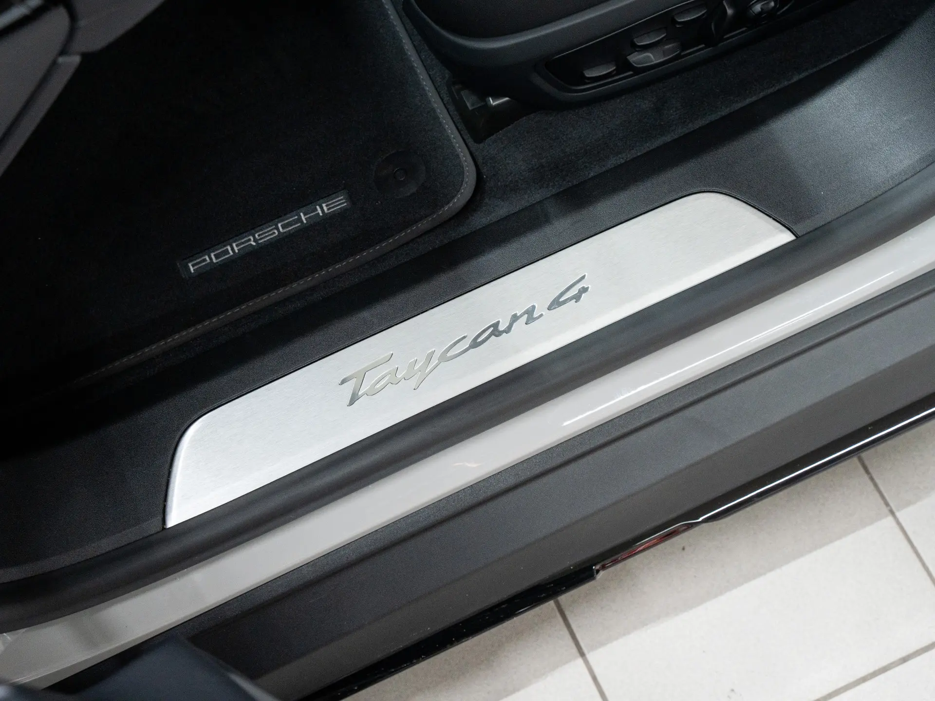 Taycan 4 Cross Turismo