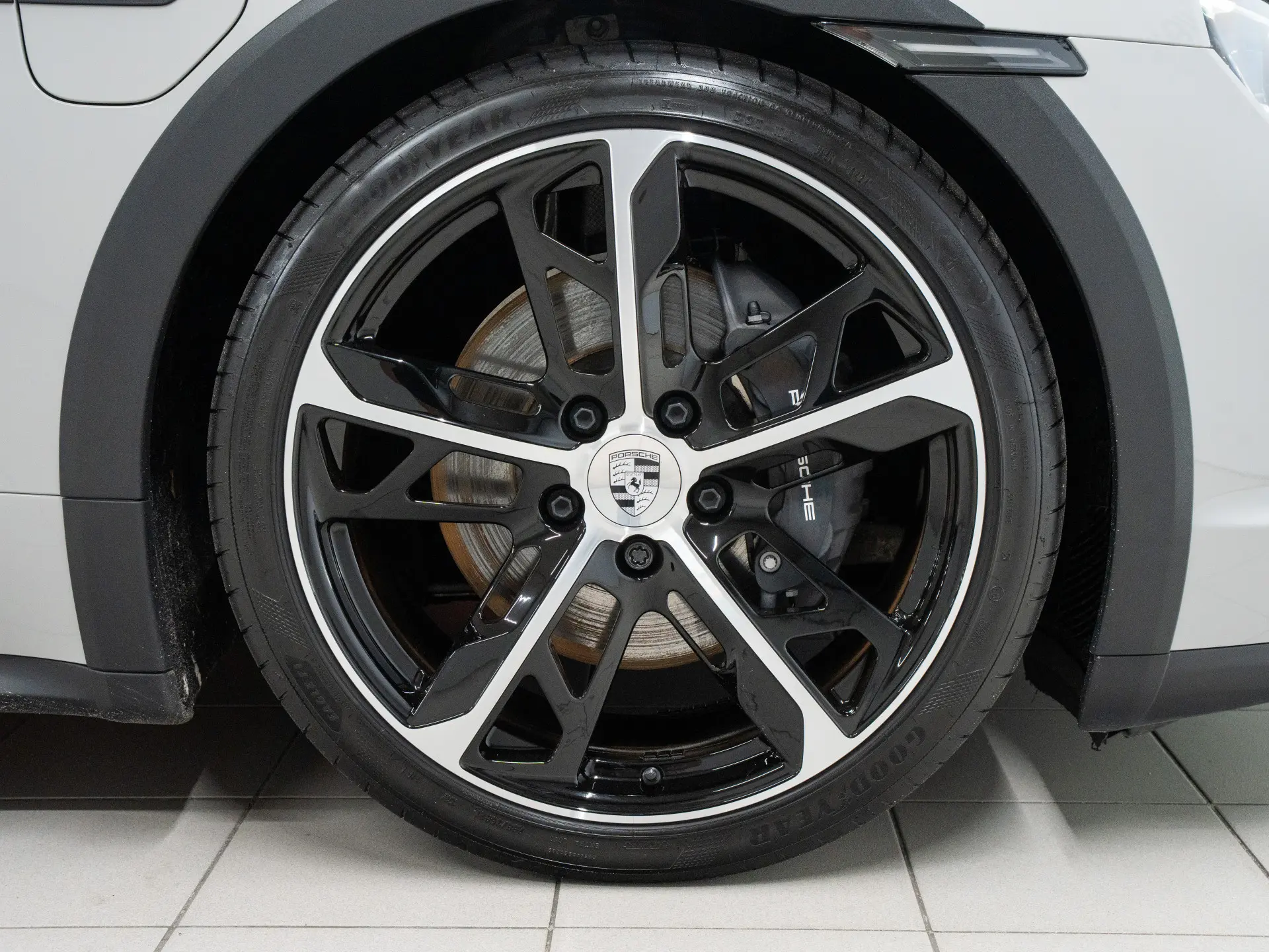 Taycan 4 Cross Turismo