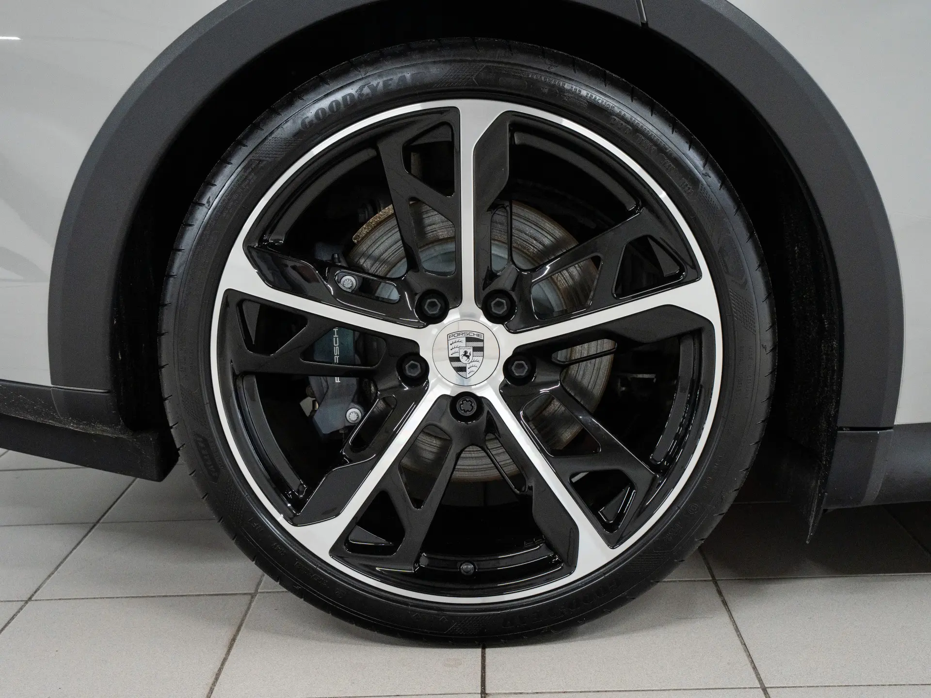 Taycan 4 Cross Turismo