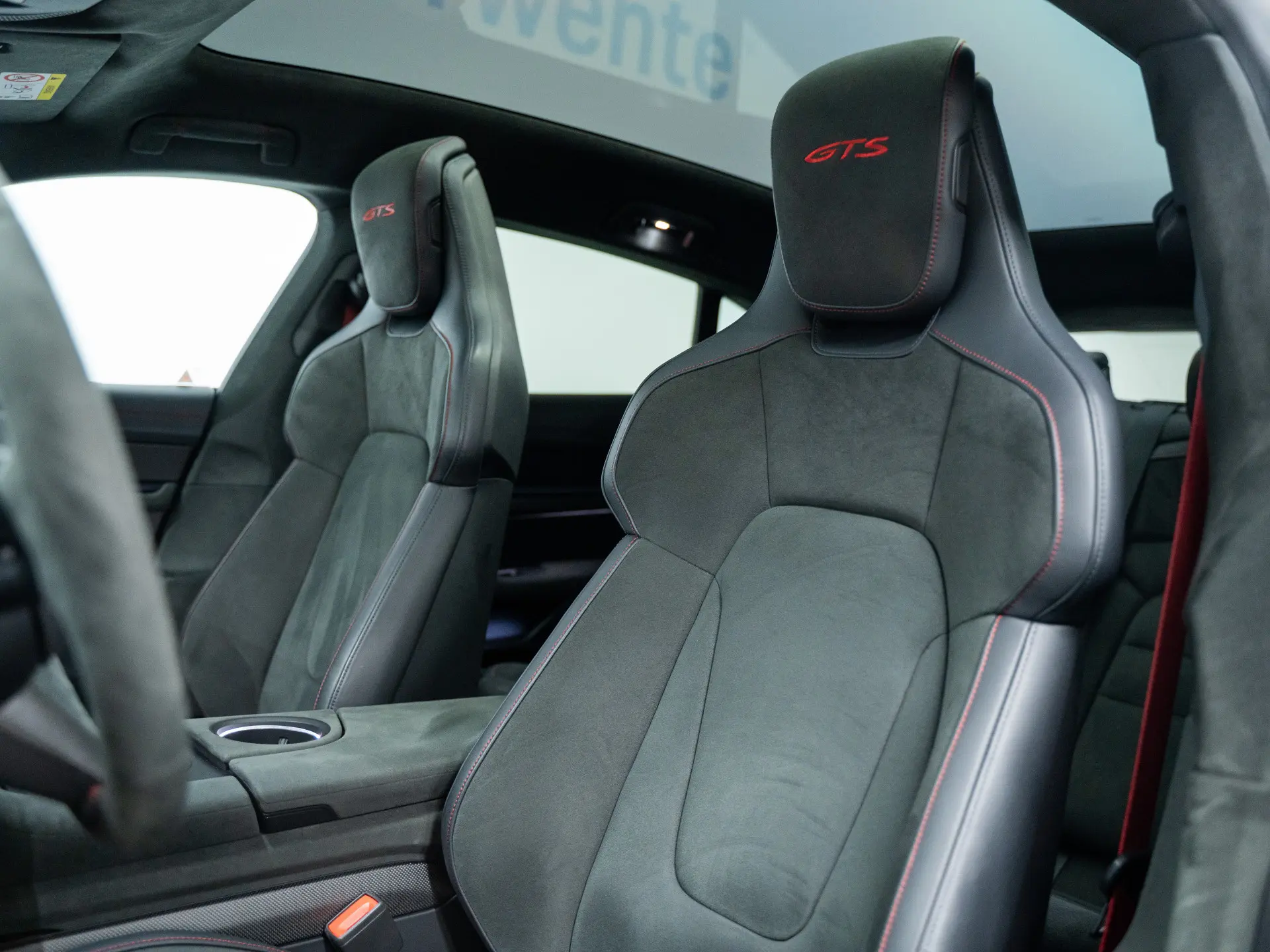 Taycan GTS Sport Turismo