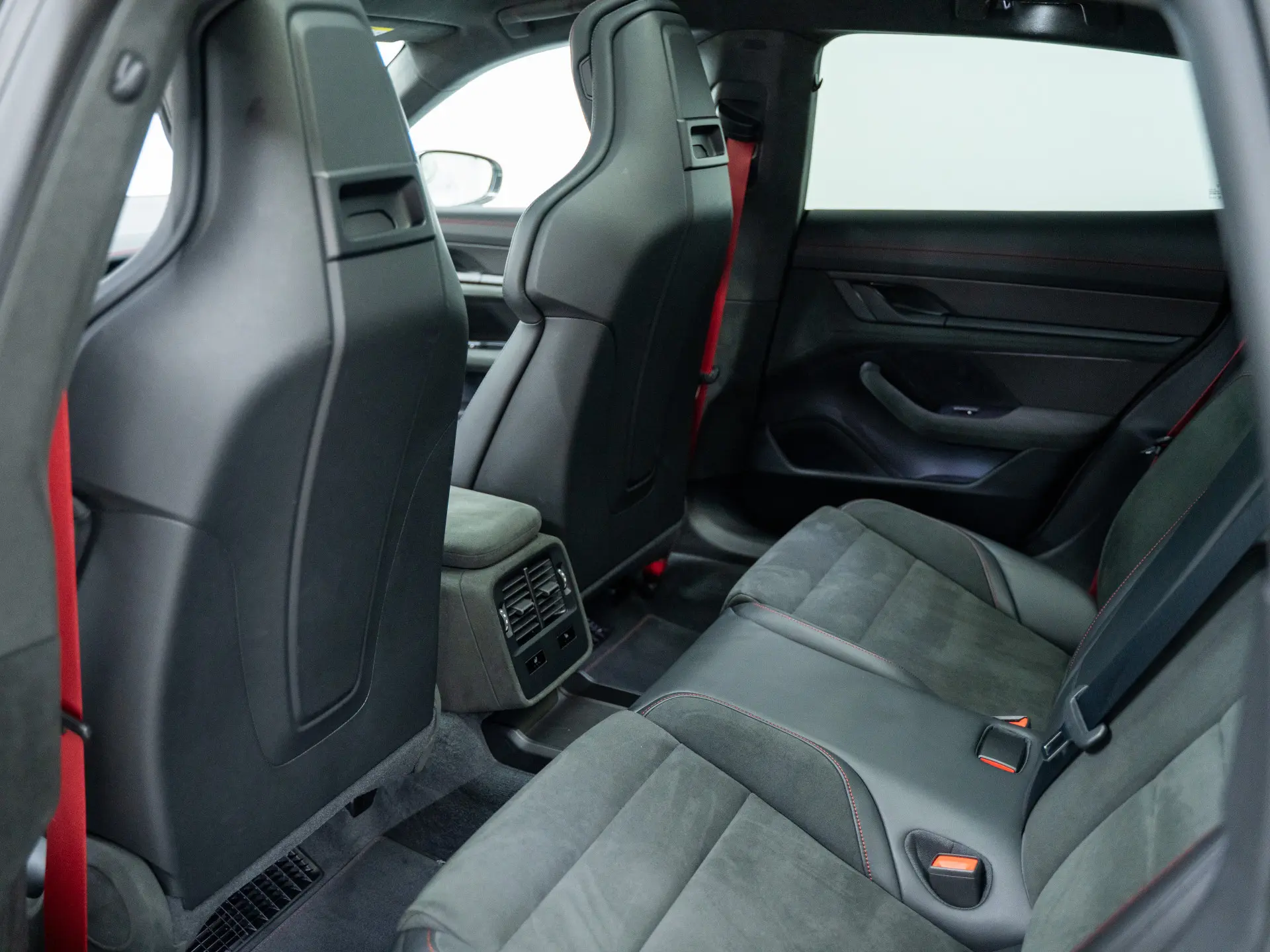 Taycan GTS Sport Turismo