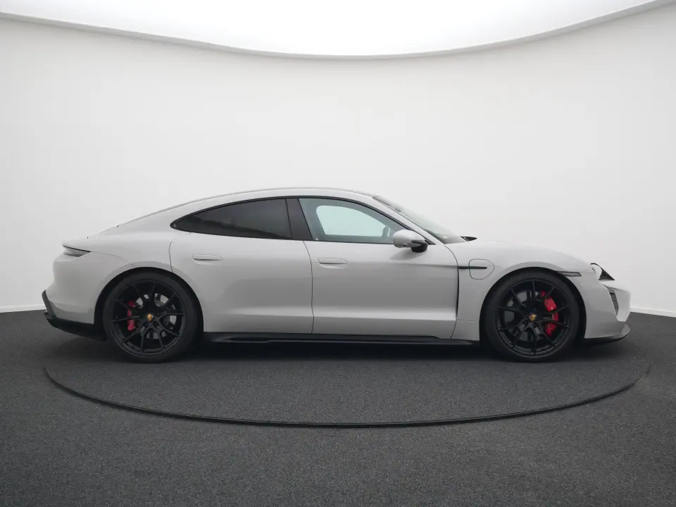 Taycan GTS