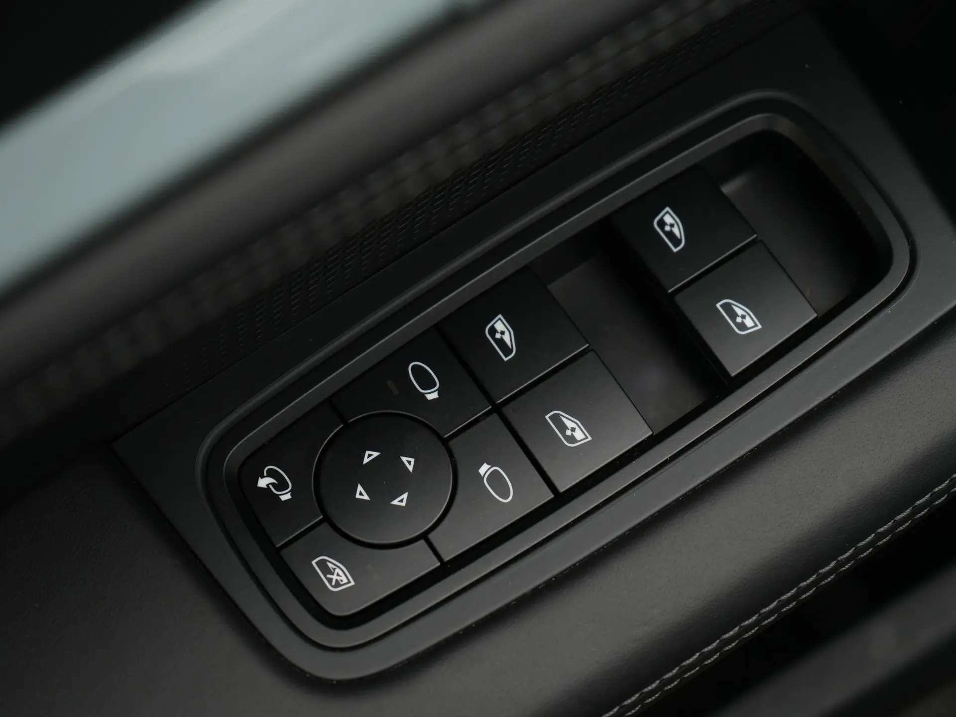 Taycan Sport Tursimo MJ2025