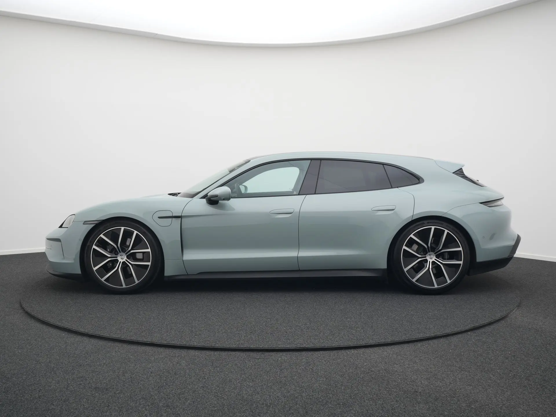 Taycan Sport Tursimo MJ2025