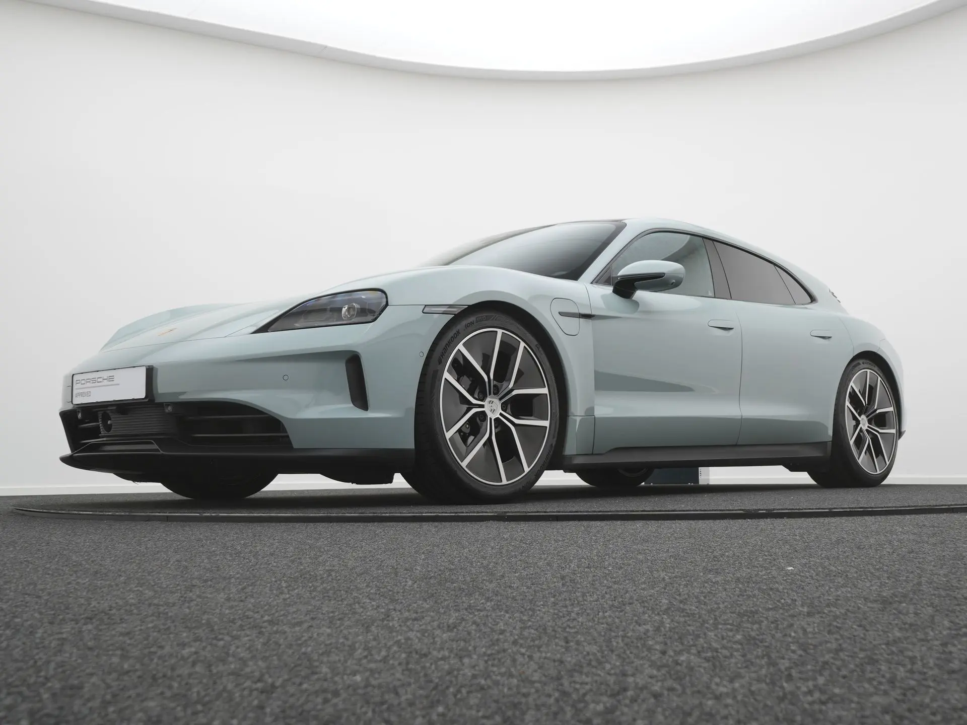 Taycan Sport Tursimo MJ2025