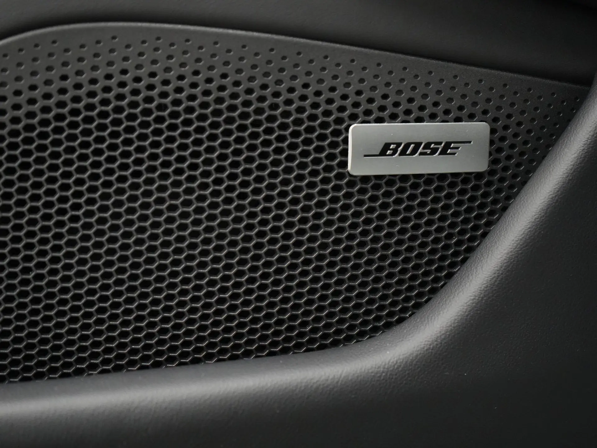 Taycan Sport Tursimo MJ2025