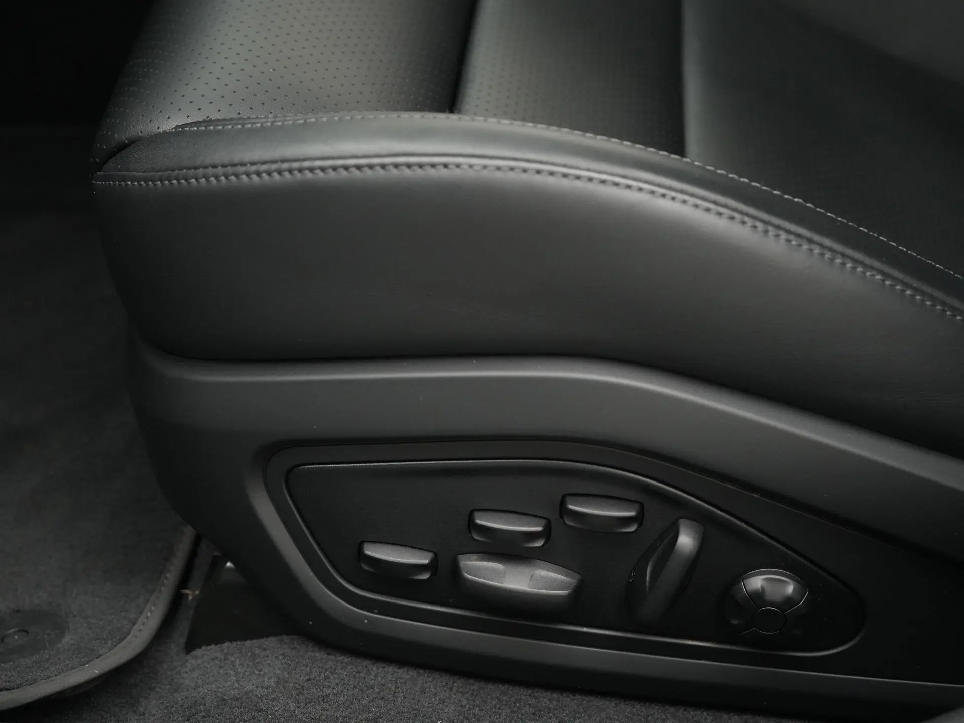 Taycan Sport Tursimo MJ2025