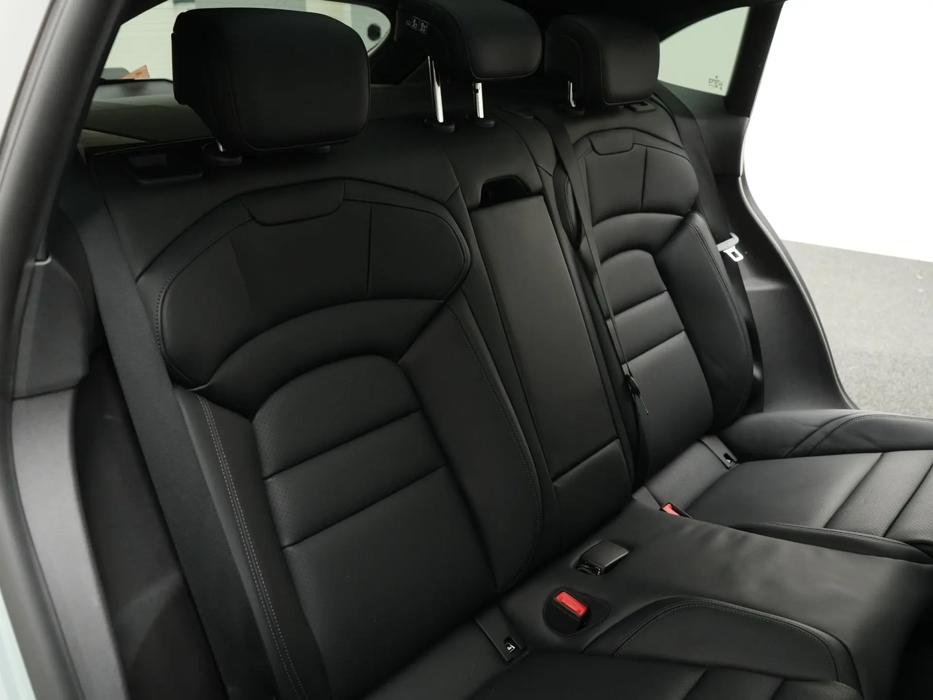 Taycan Sport Tursimo MJ2025