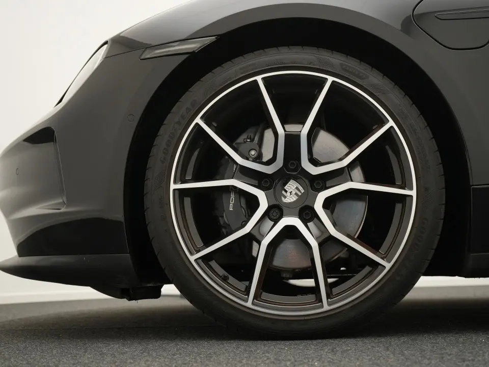 Taycan Sport Tursimo