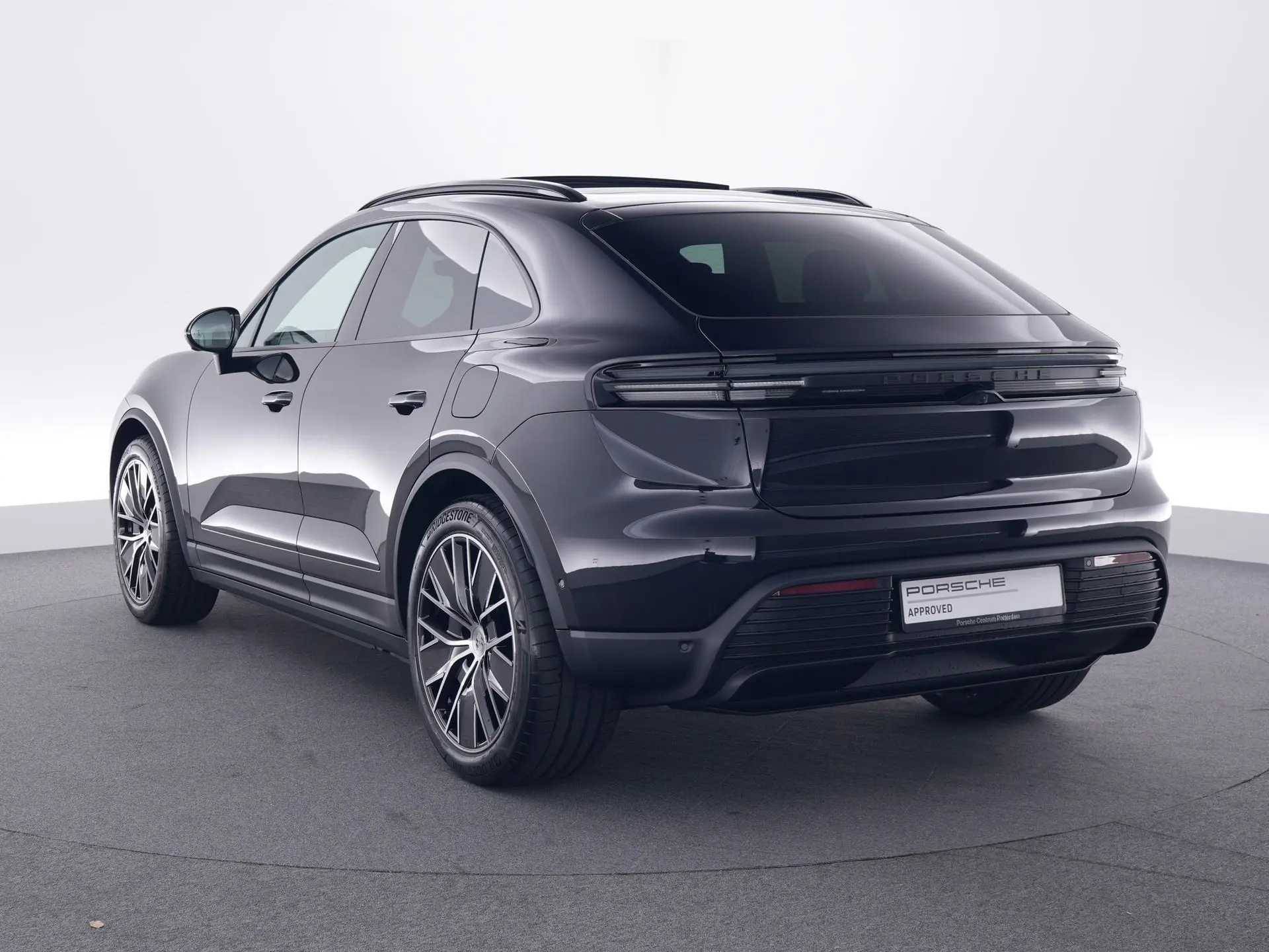 Macan 4
