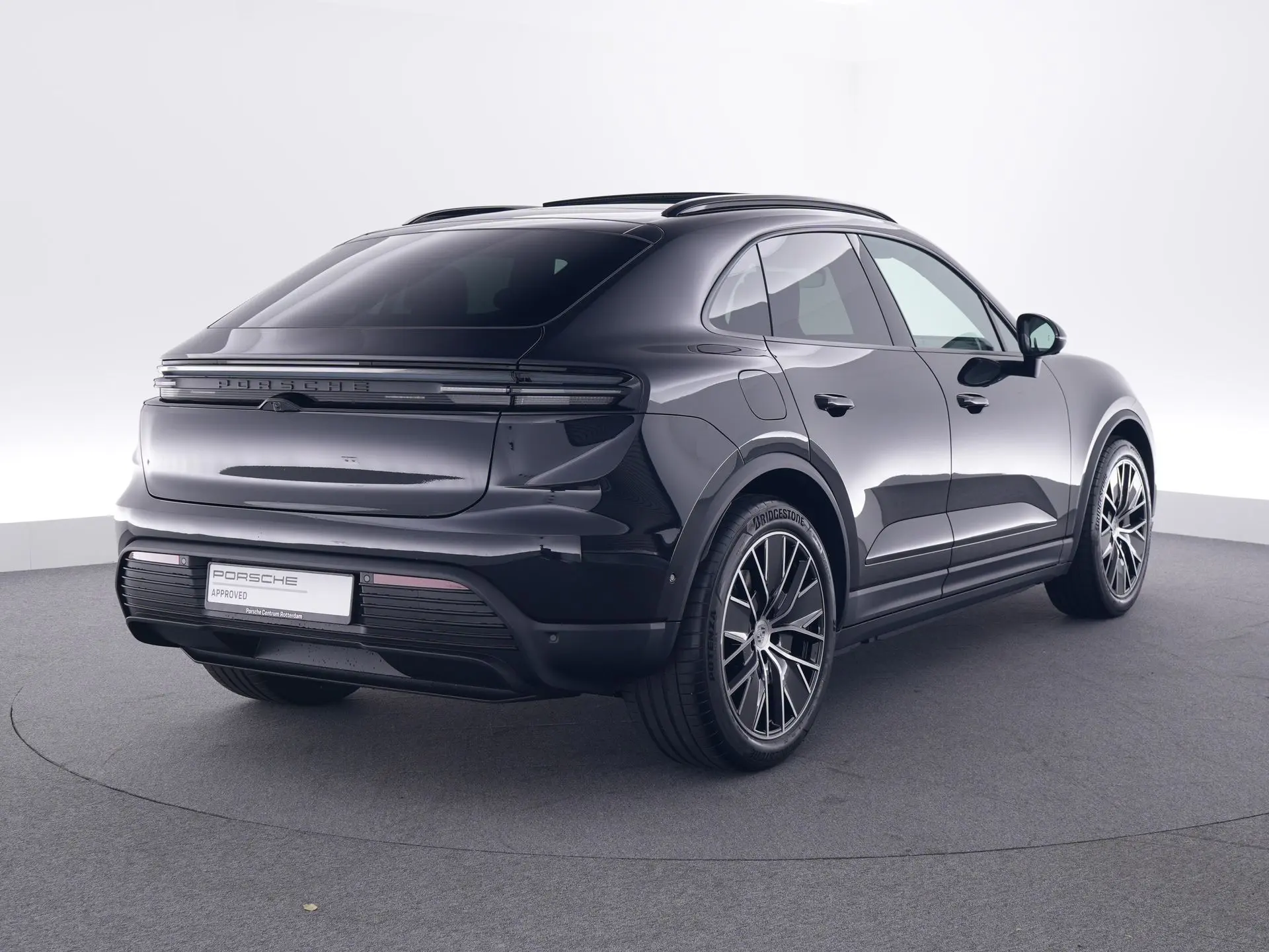 Macan 4