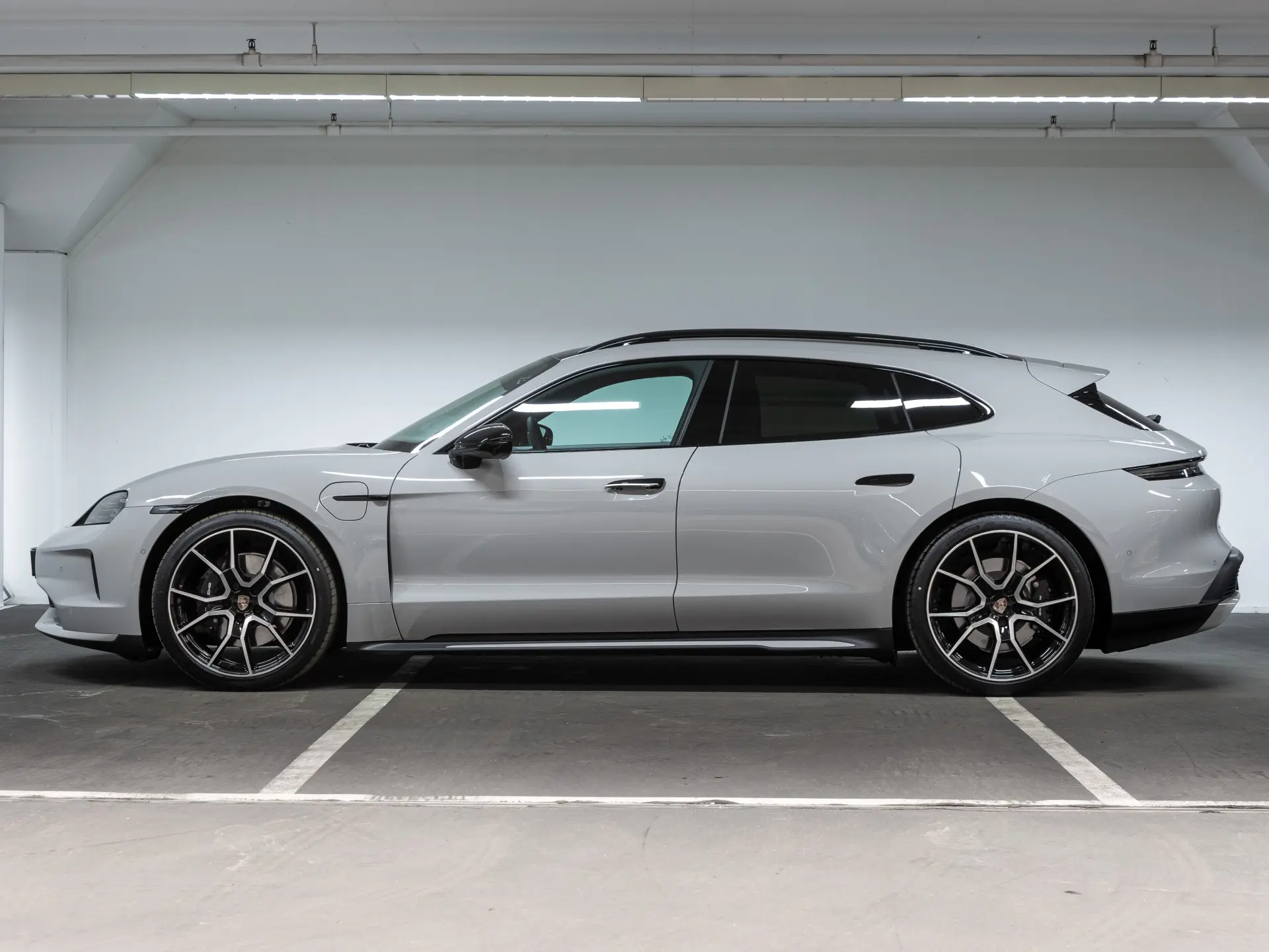 Taycan Sport Turismo Black Edition