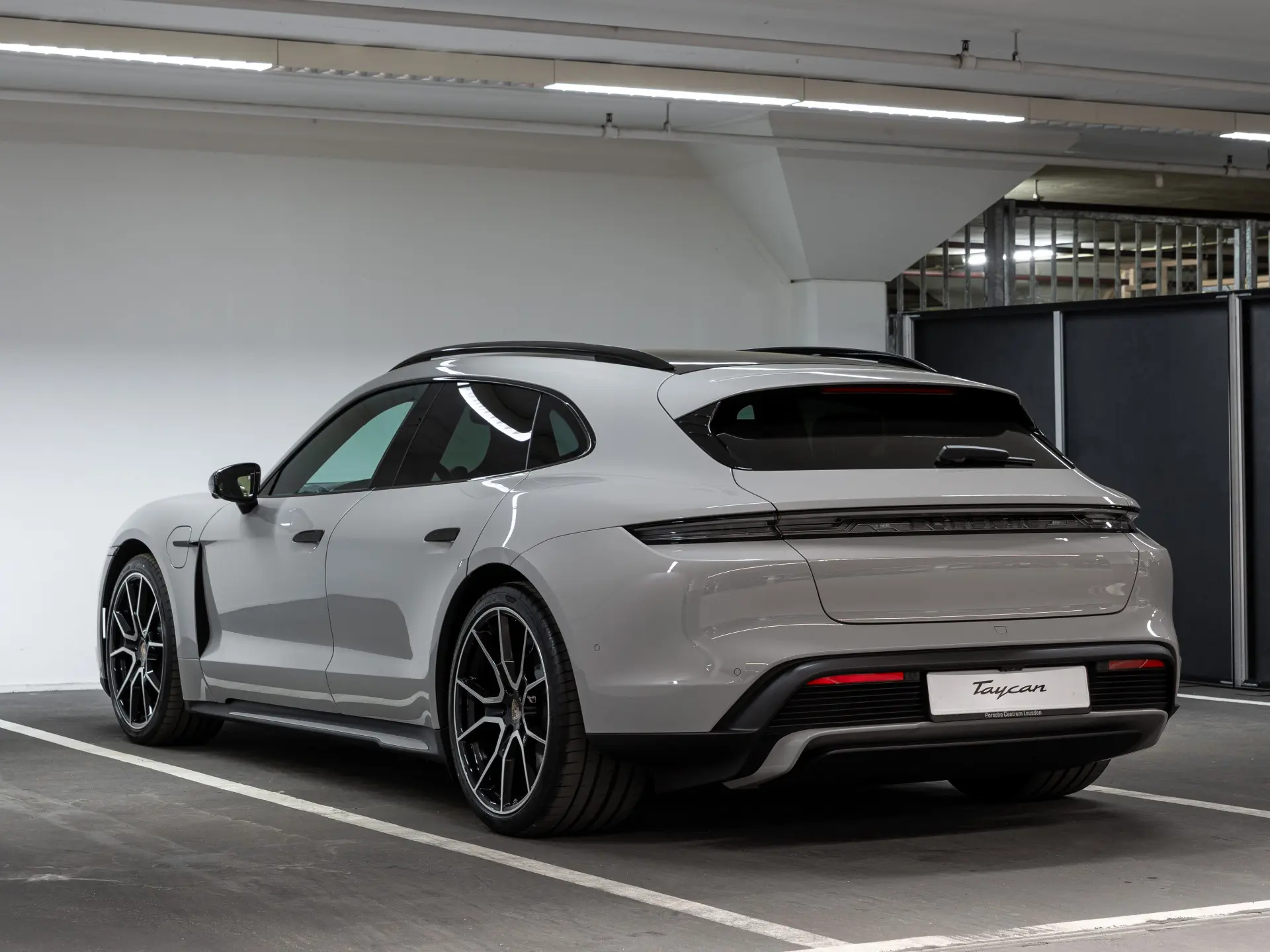 Taycan Sport Turismo Black Edition