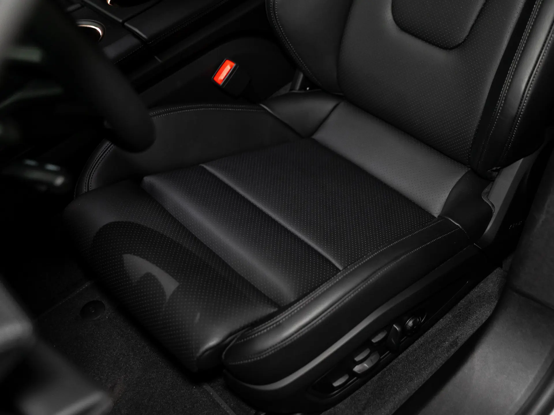 Taycan Sport Turismo Black Edition