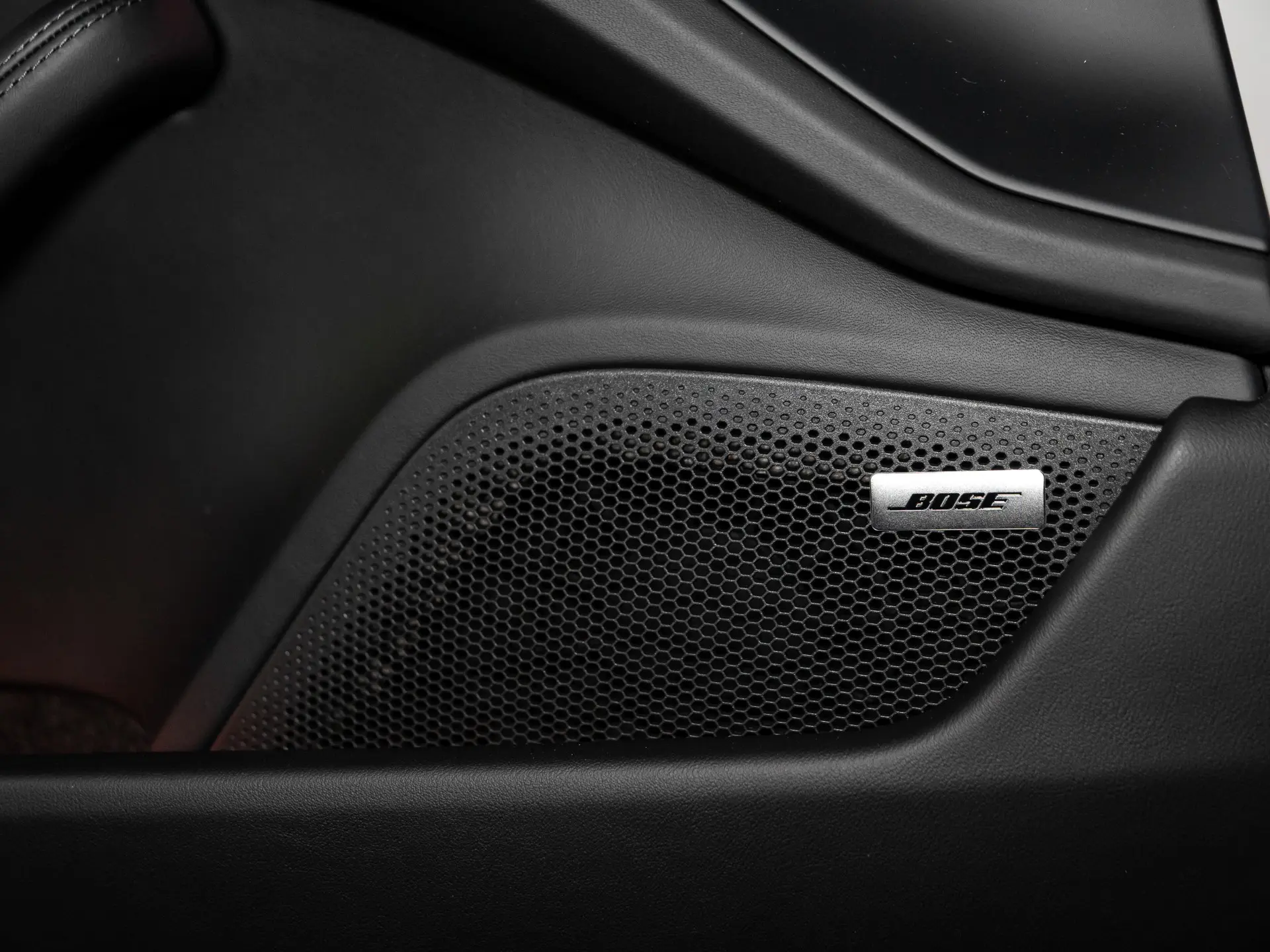 Taycan Sport Turismo Black Edition