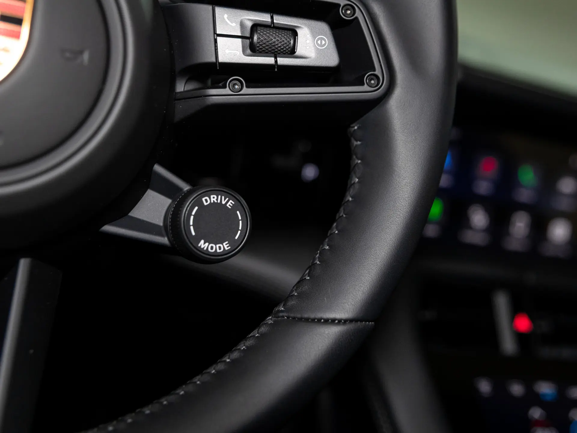 Taycan Sport Turismo Black Edition