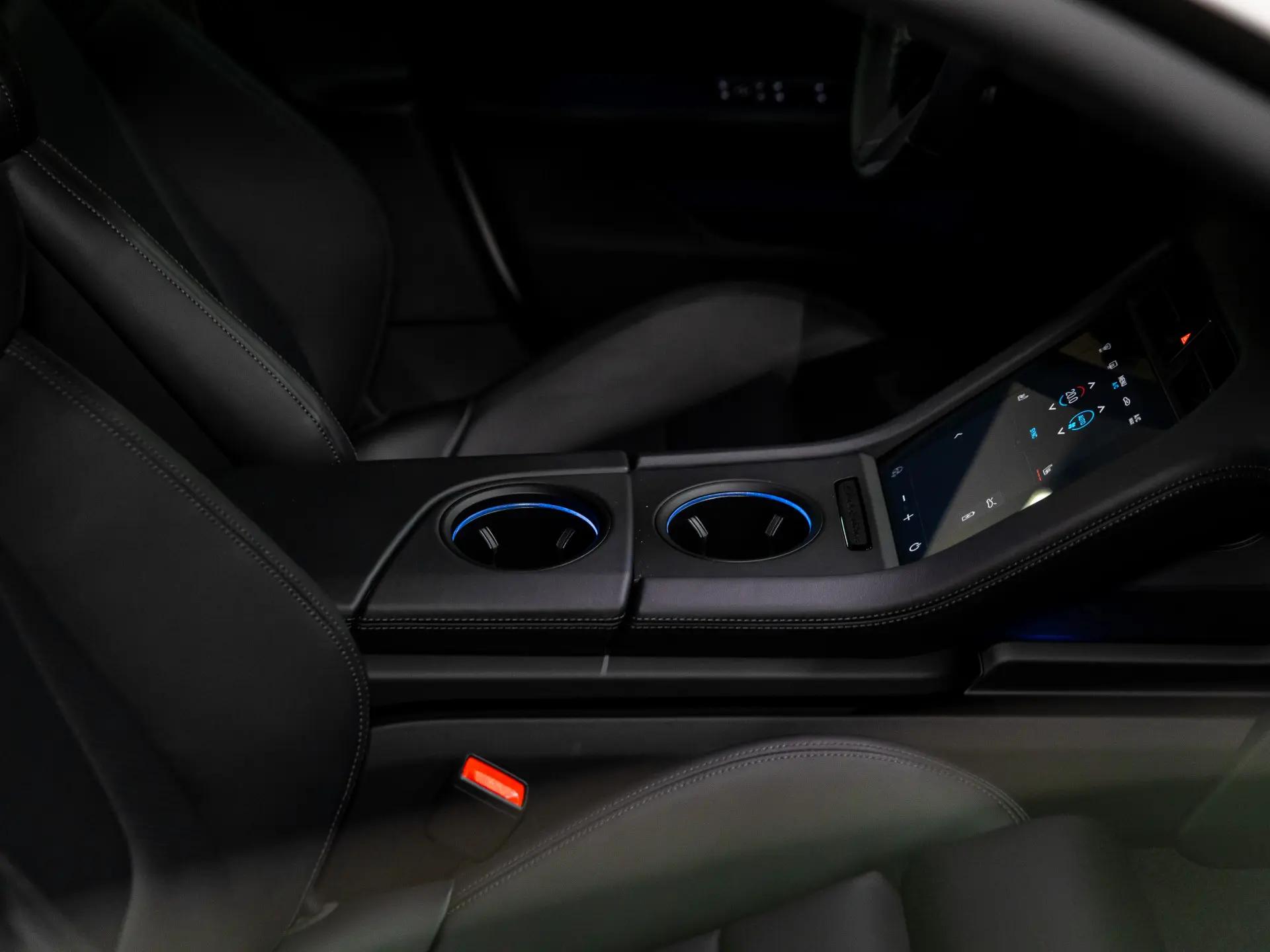 Taycan Sport Turismo Black Edition